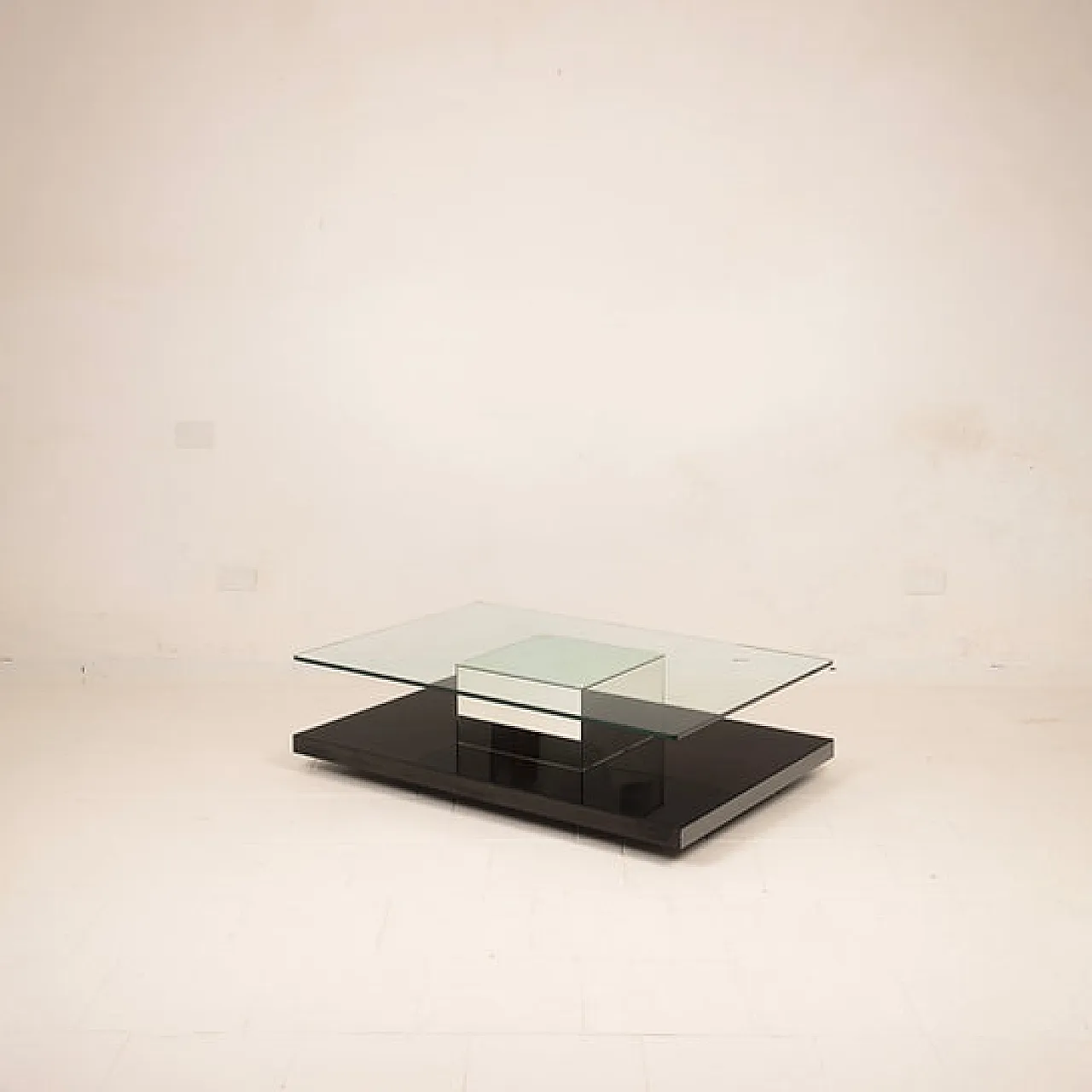Cidue Mid Century black lacquer, mirror and glass coffee table, 1970s 8