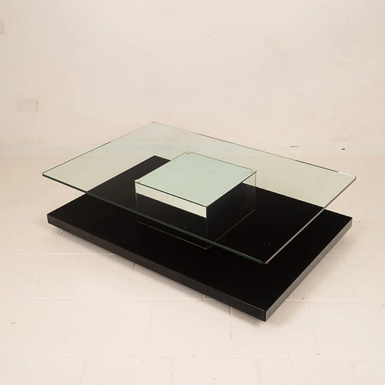 Cidue Mid Century black lacquer, mirror and glass coffee table, 1970s 11