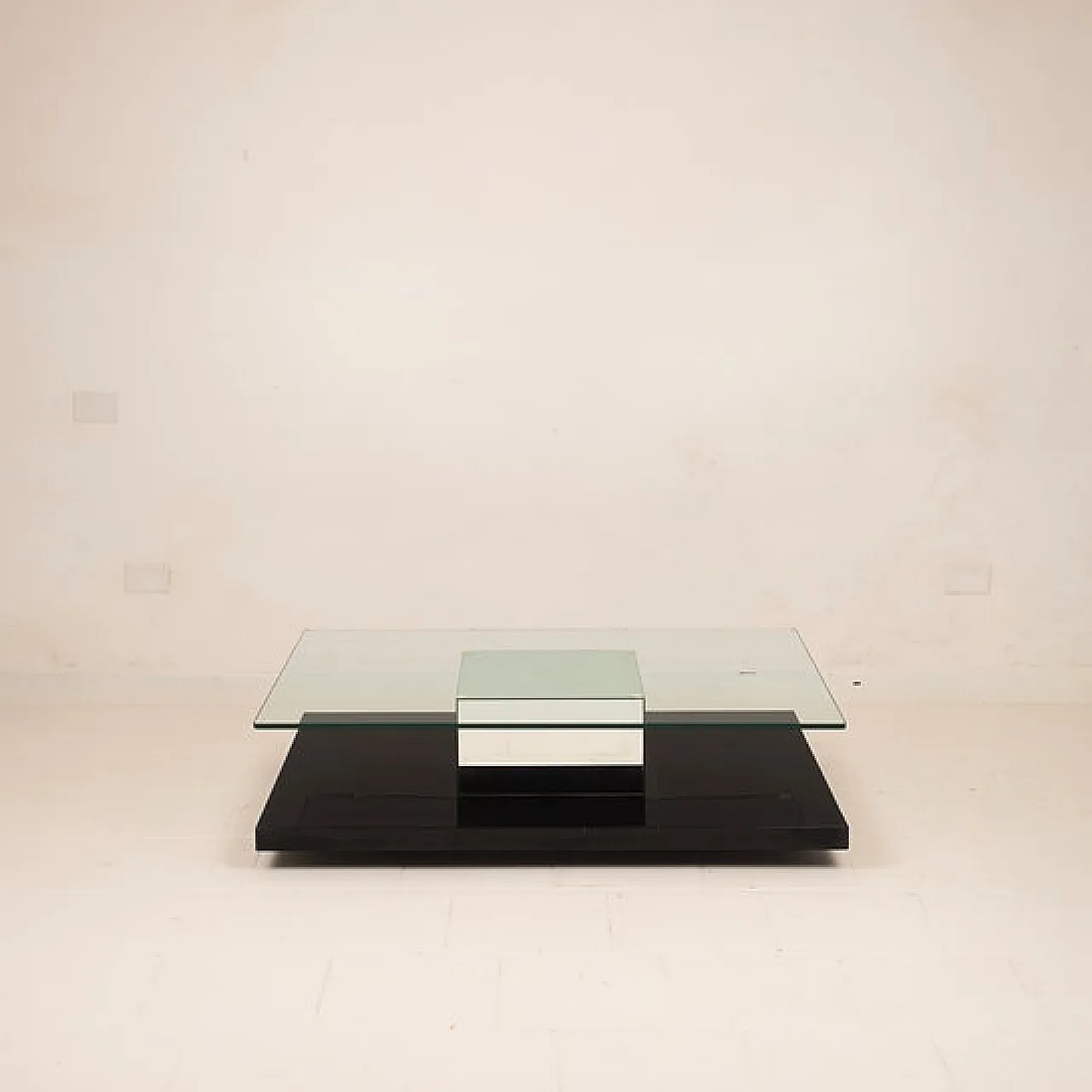 Cidue Mid Century black lacquer, mirror and glass coffee table, 1970s 12