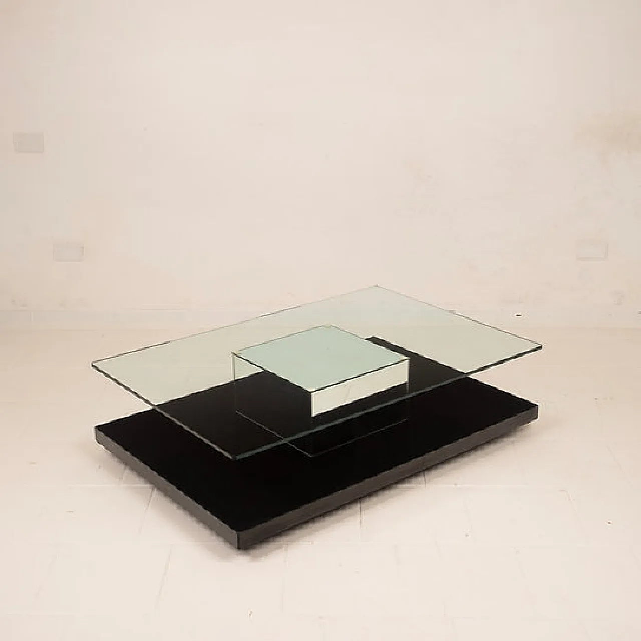 Cidue Mid Century black lacquer, mirror and glass coffee table, 1970s 14