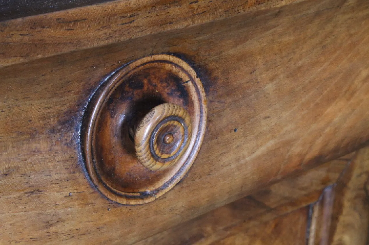 Capuchin blonde veined walnut sideboard, 19th century 3