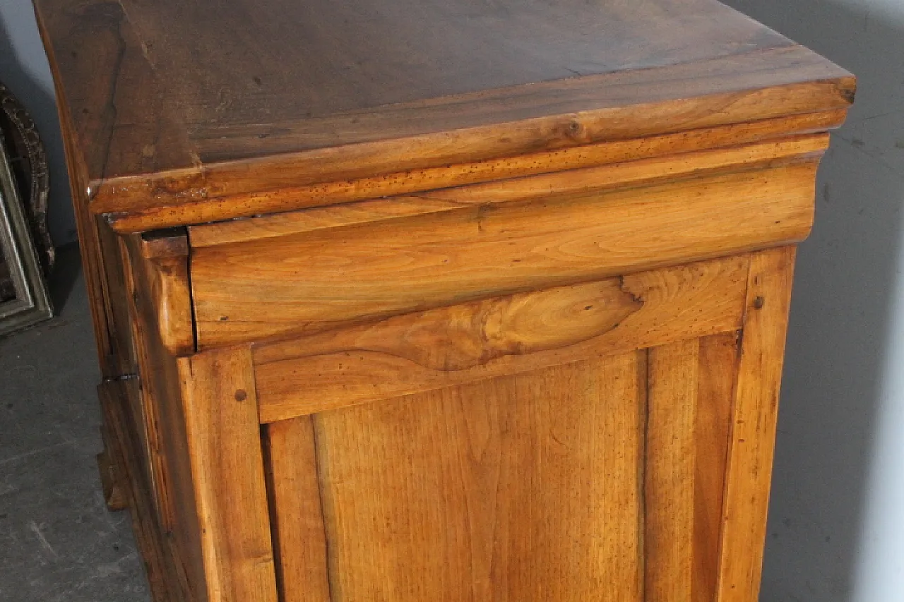 Capuchin blonde veined walnut sideboard, 19th century 8
