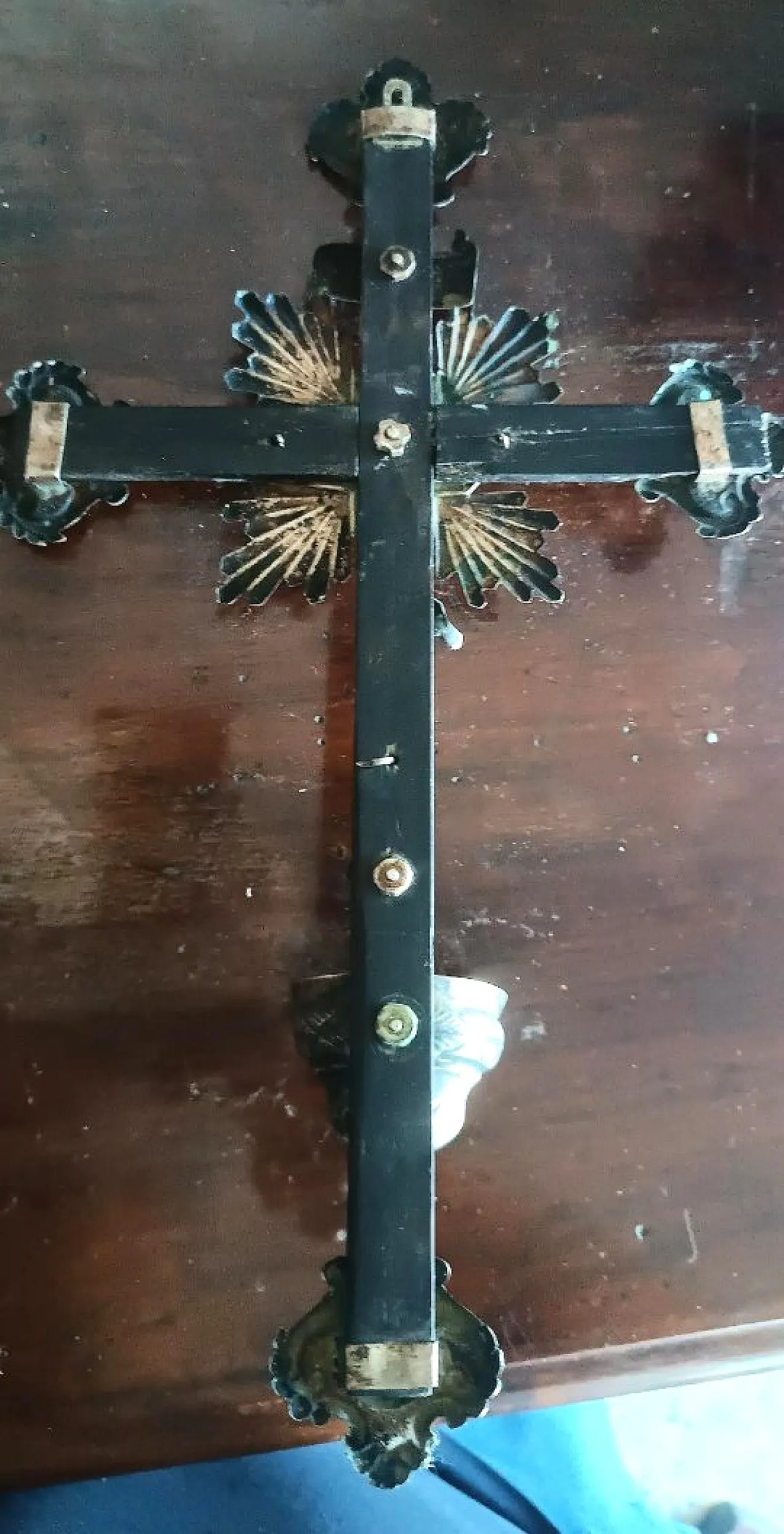 Silver wall crucifix, 19th century 11