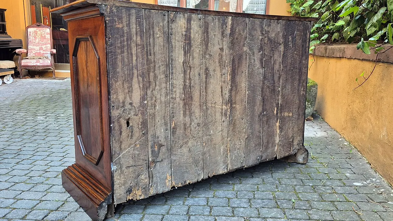 Cassettone emiliano in legno di noce, '600 7