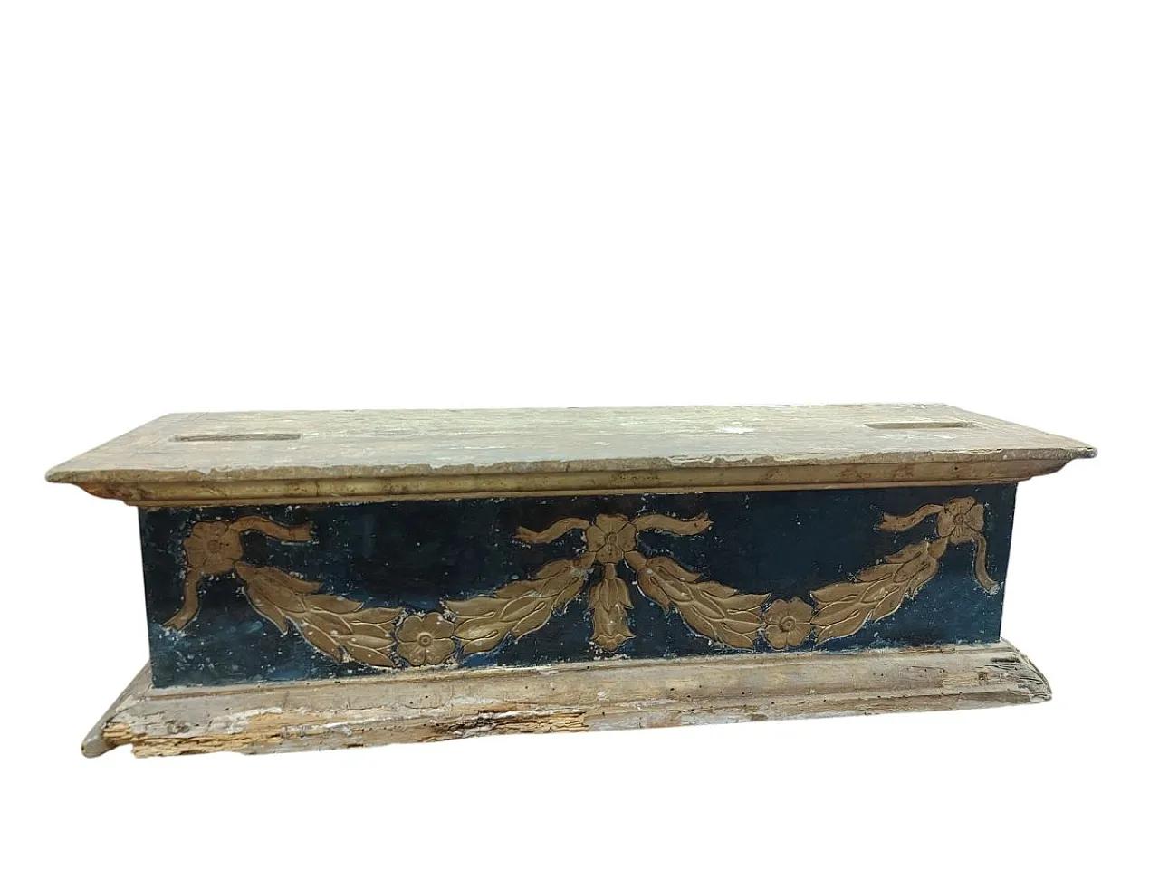 Carved and gilded wooden base lacquered in blue, 18th century 9