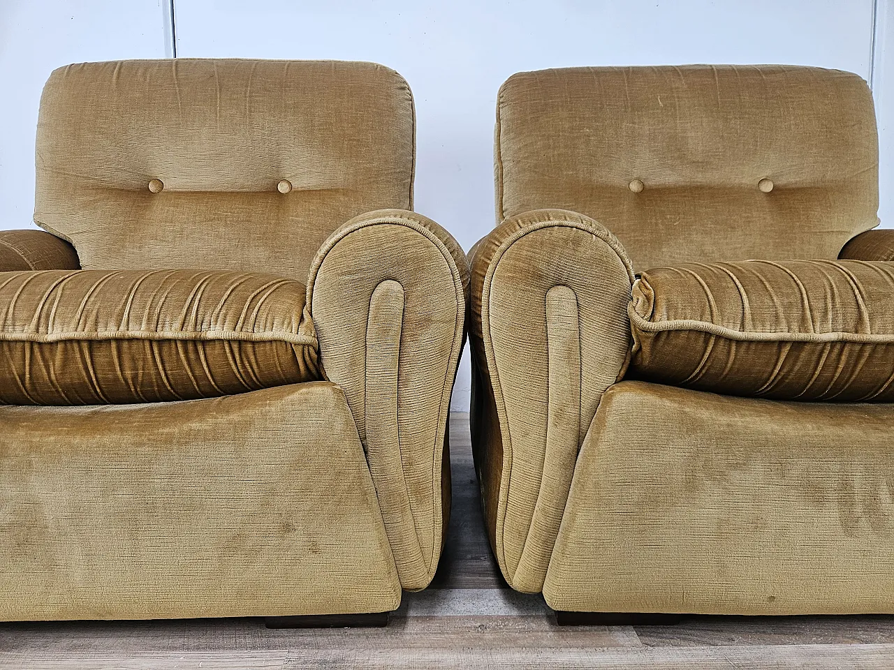 Coppia di poltrone italiane in stoffa, anni '70 11