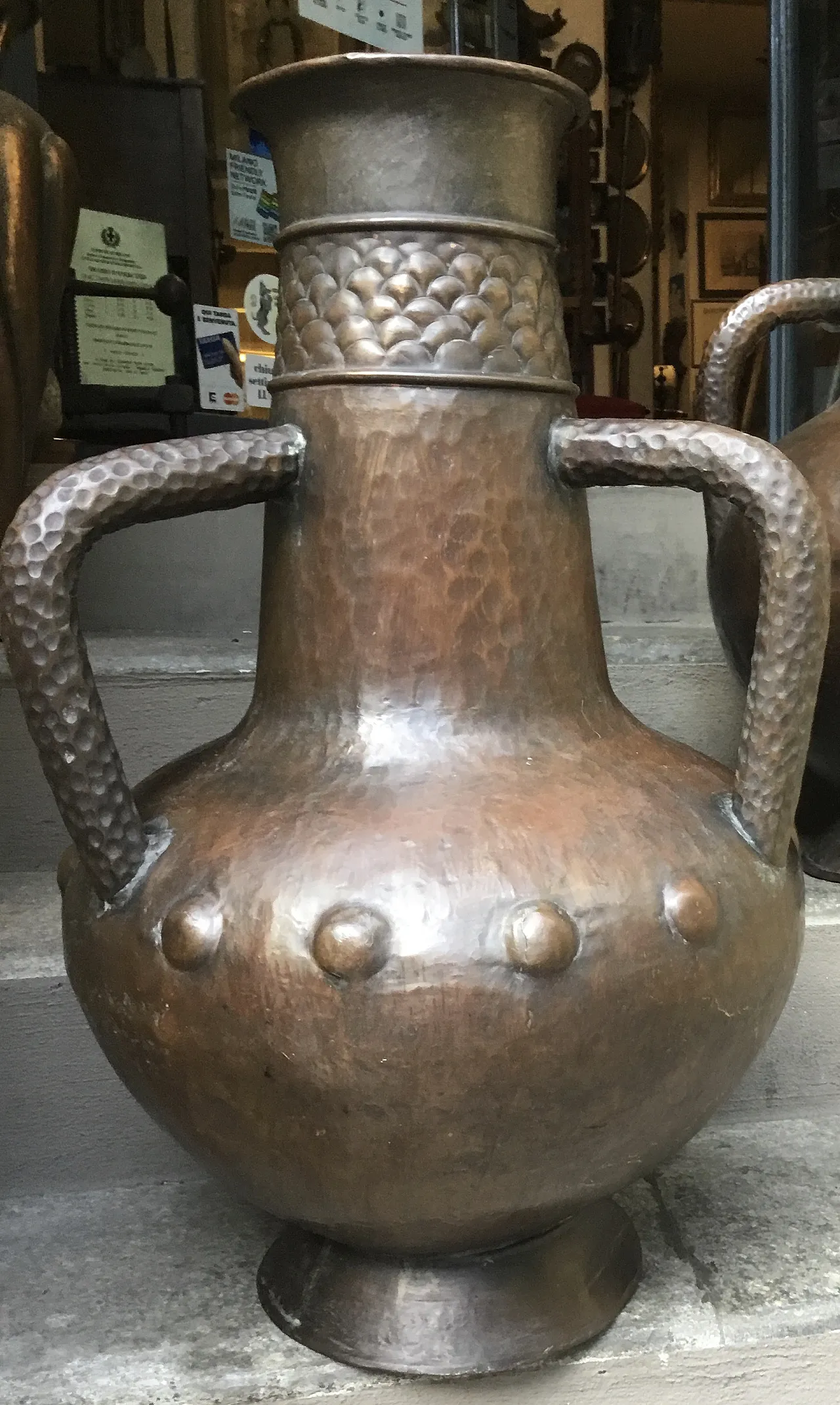Pair of large sculptural copper amphorae, anni '20 2