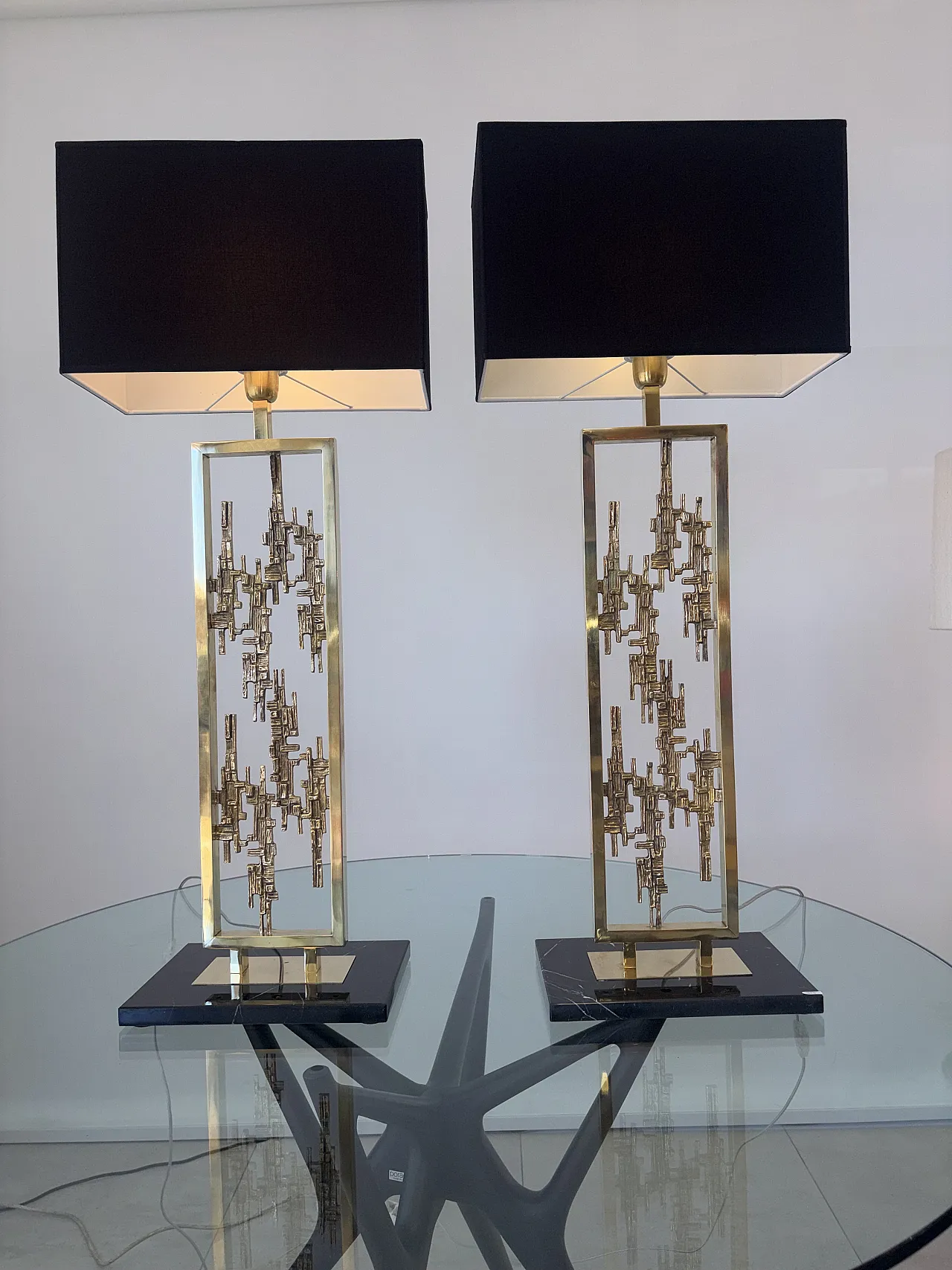 Pair of brass and marble table lamps, 1980s 10