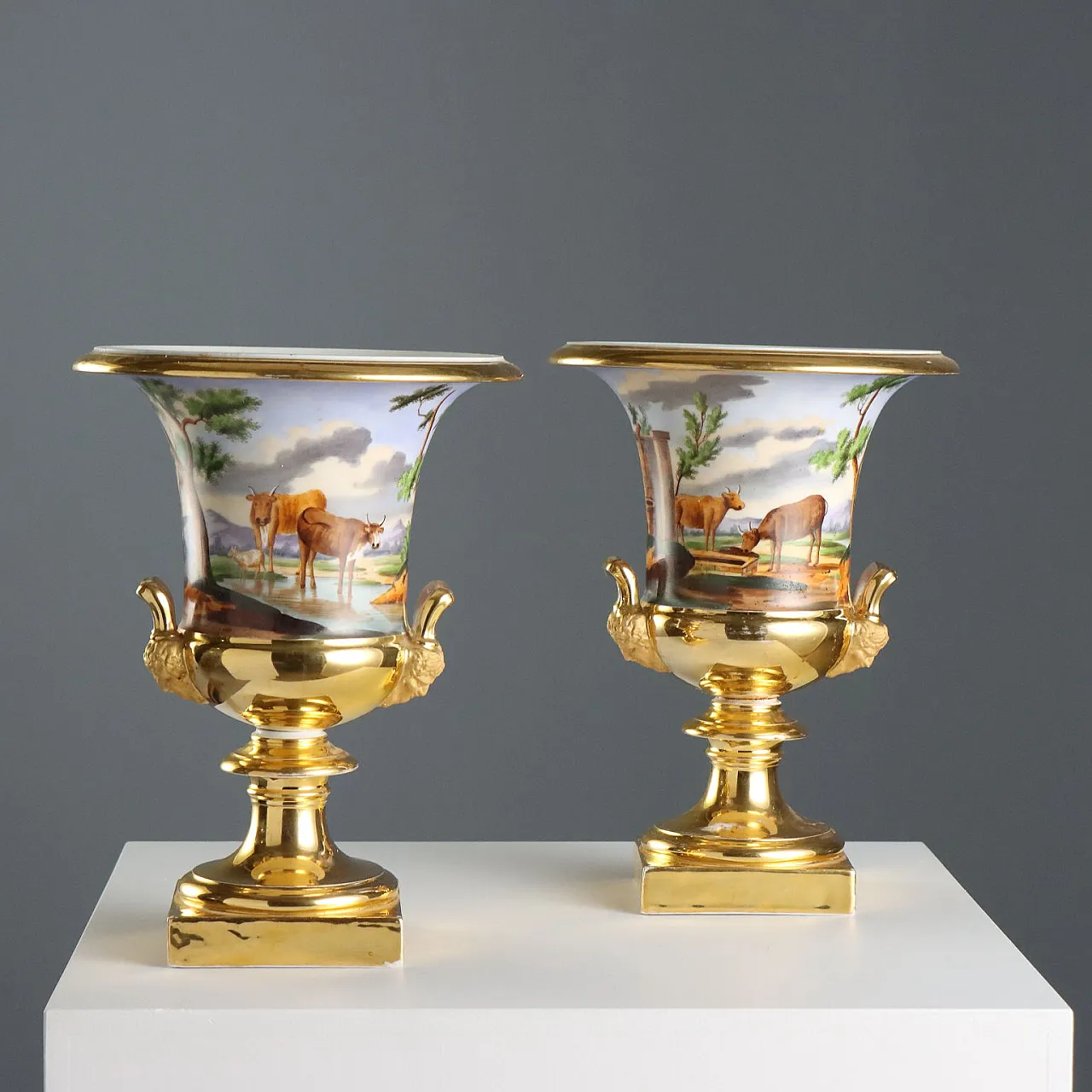 Pair of porcelain crater vases, 19th century 4