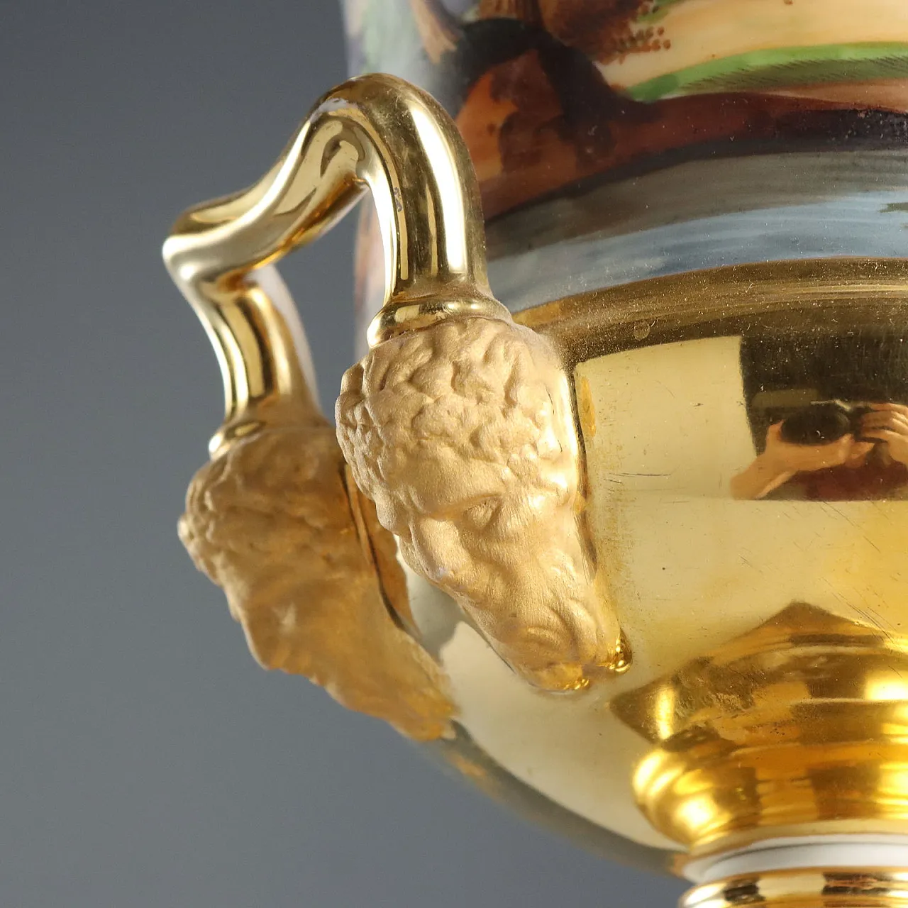 Pair of porcelain crater vases, 19th century 8