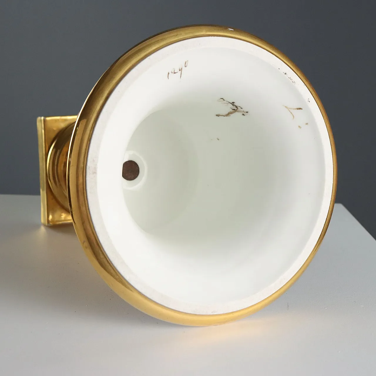 Pair of porcelain crater vases, 19th century 10