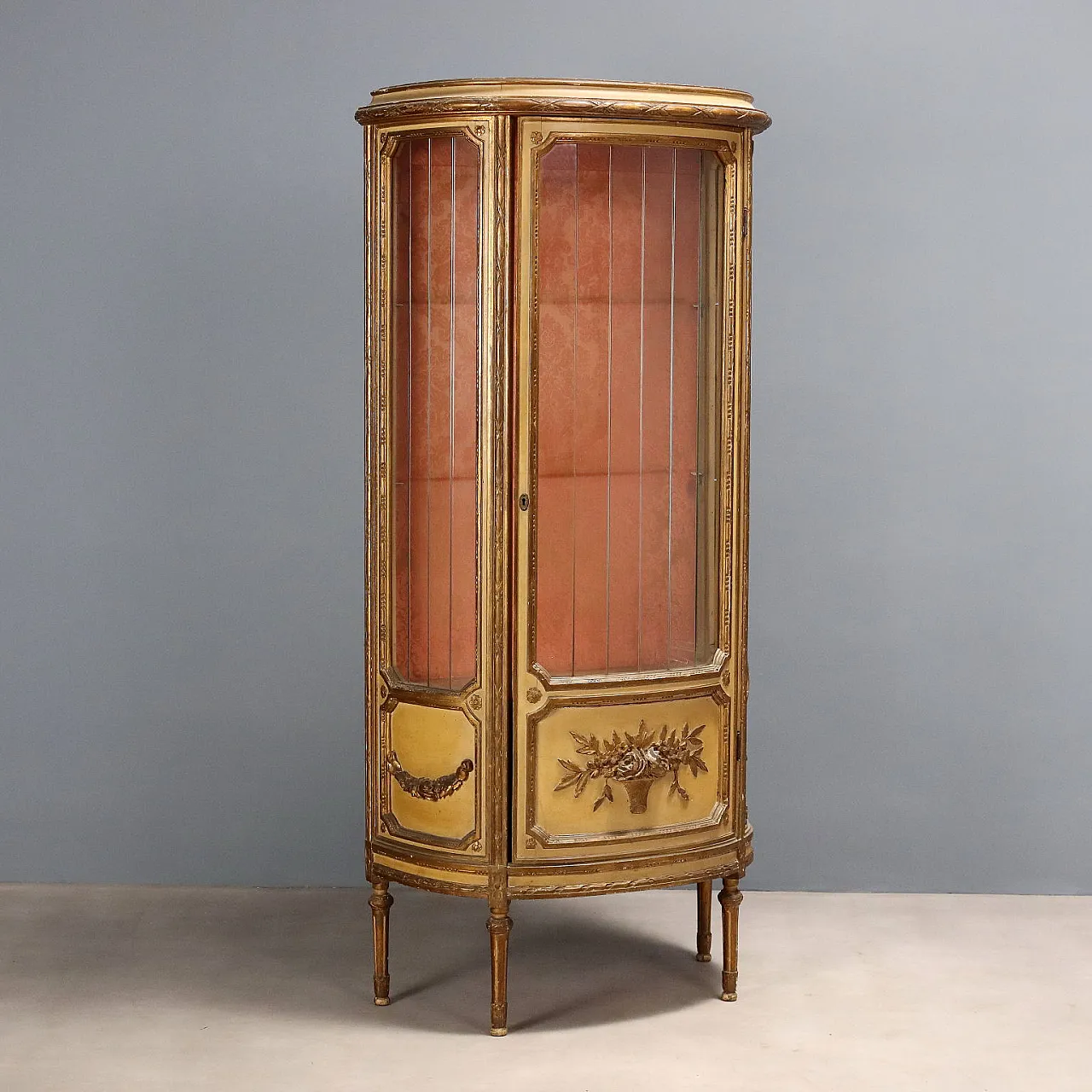 Showcase in neoclassical style, 19th century 1