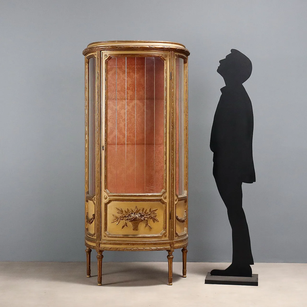 Showcase in neoclassical style, 19th century 2