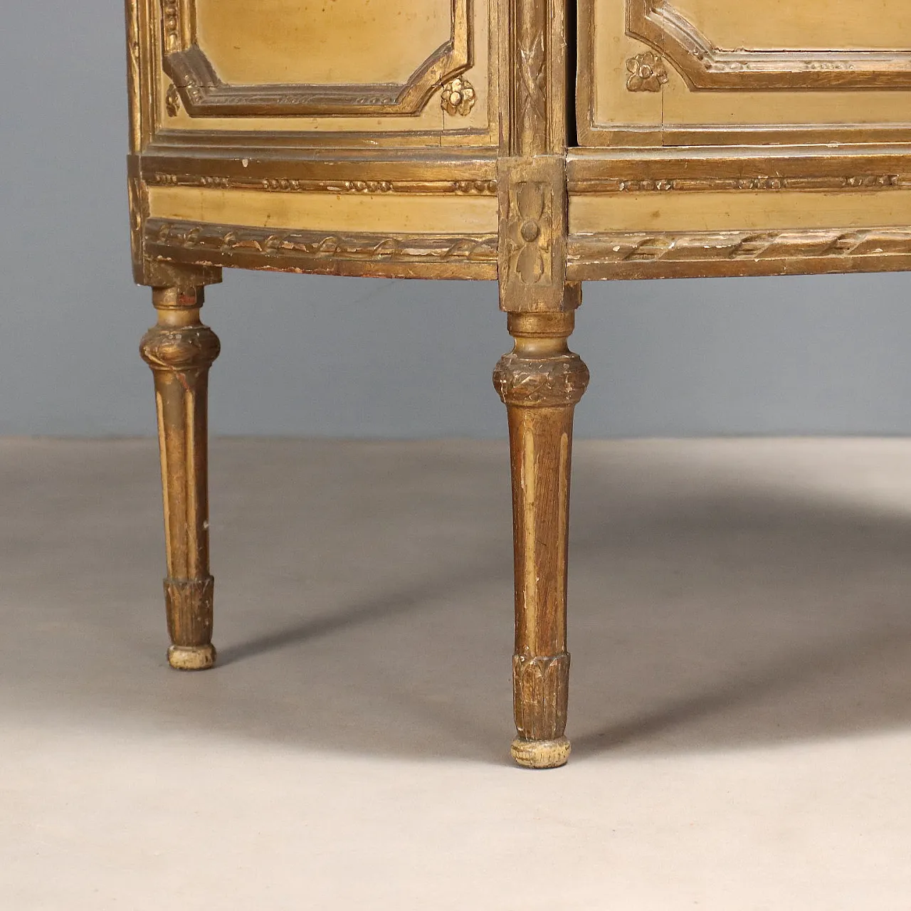 Showcase in neoclassical style, 19th century 7