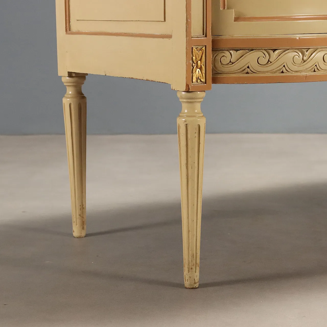 Chest of drawers in lacquered Neoclassical style, 20th century 9