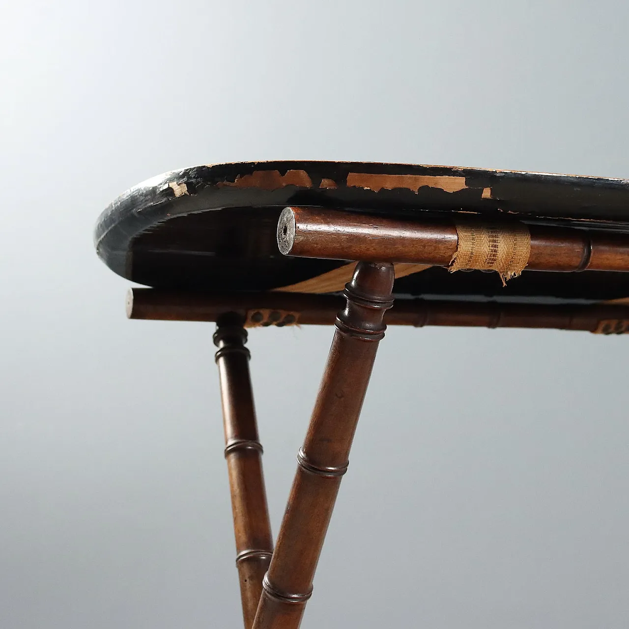 Tray coffee table in lacquered wood, 19th century 4