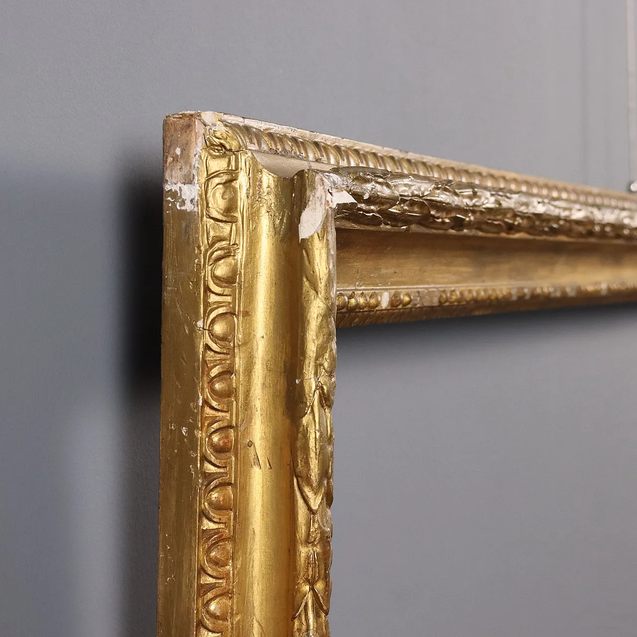 Carved and gilded wooden frame, 19th century 7
