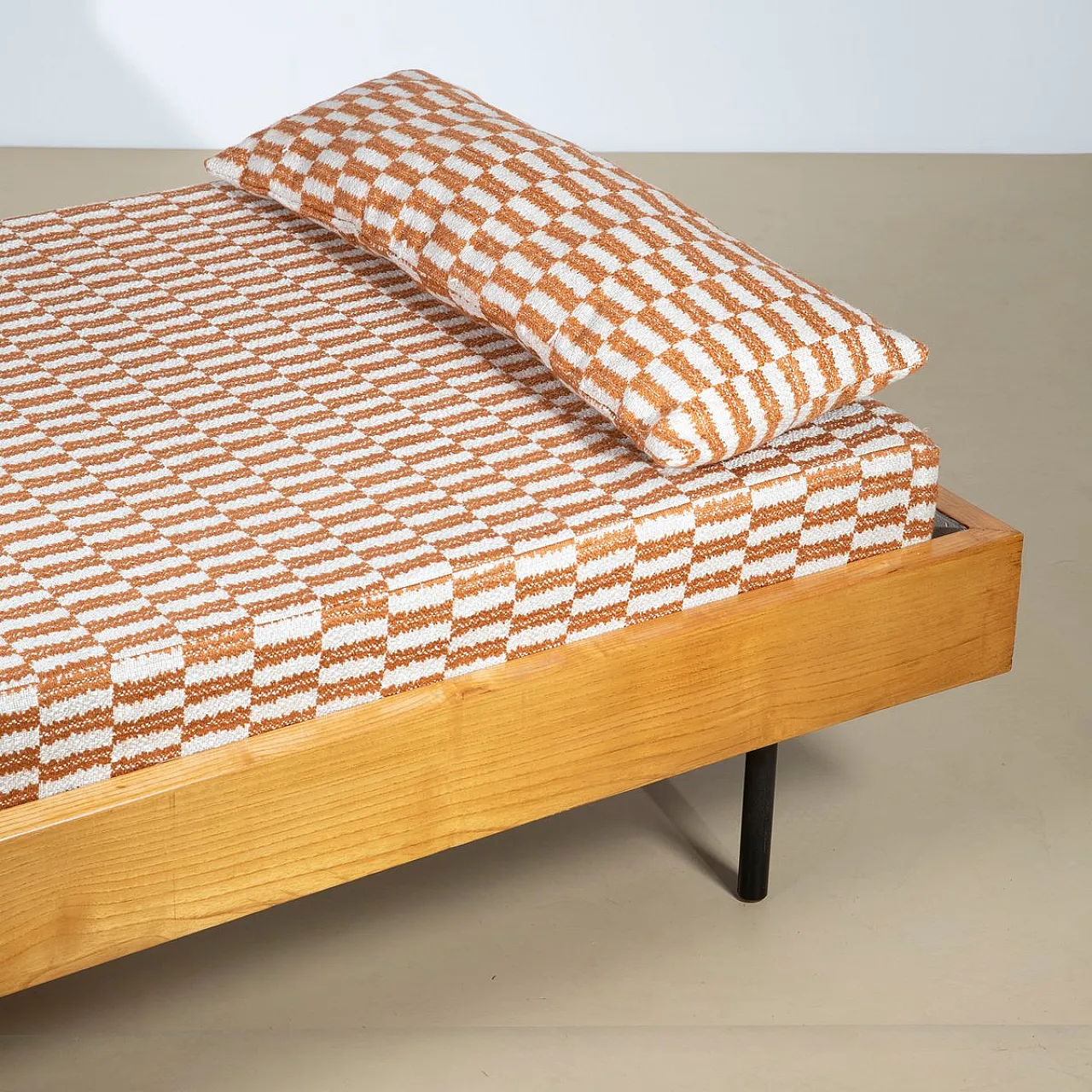 Mid-Century Modern daybed in beech and metal, 1950s 2