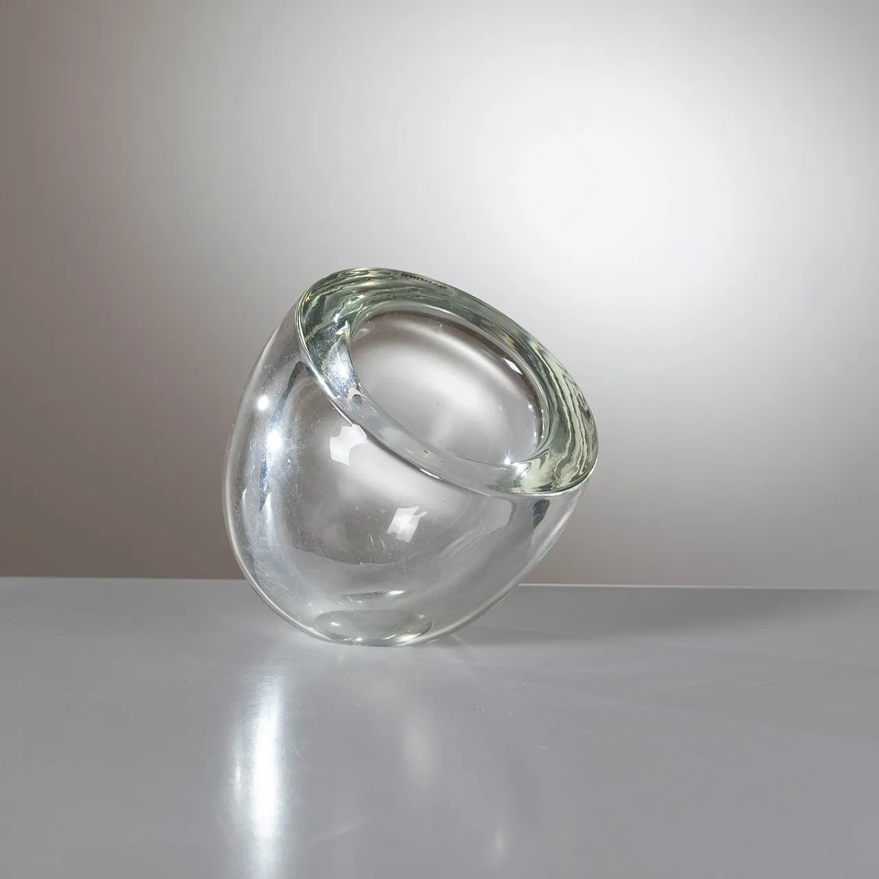 Sculptural clear glass vase by Alfredo Barbini, 1960s 9