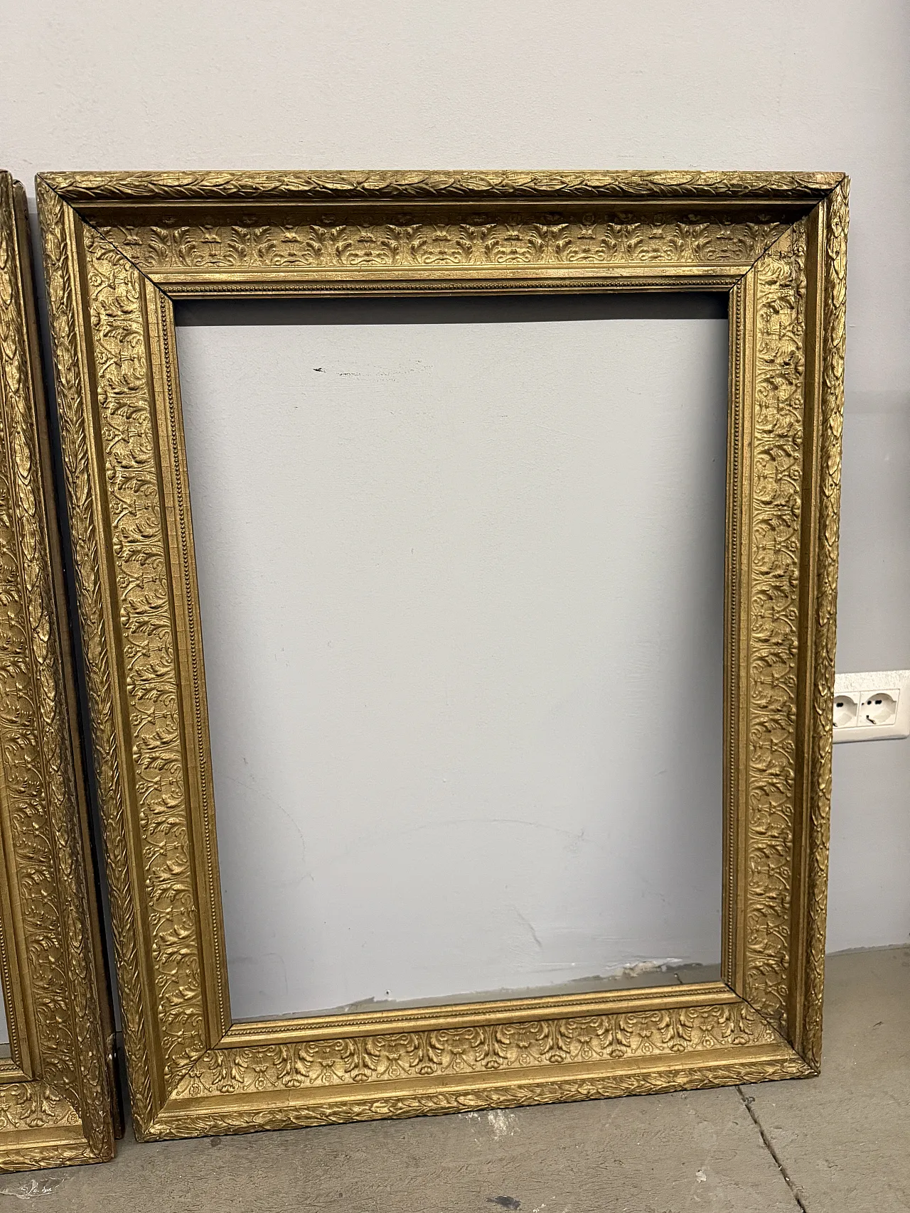 Pair of gilded tablet frames, 19th century 3
