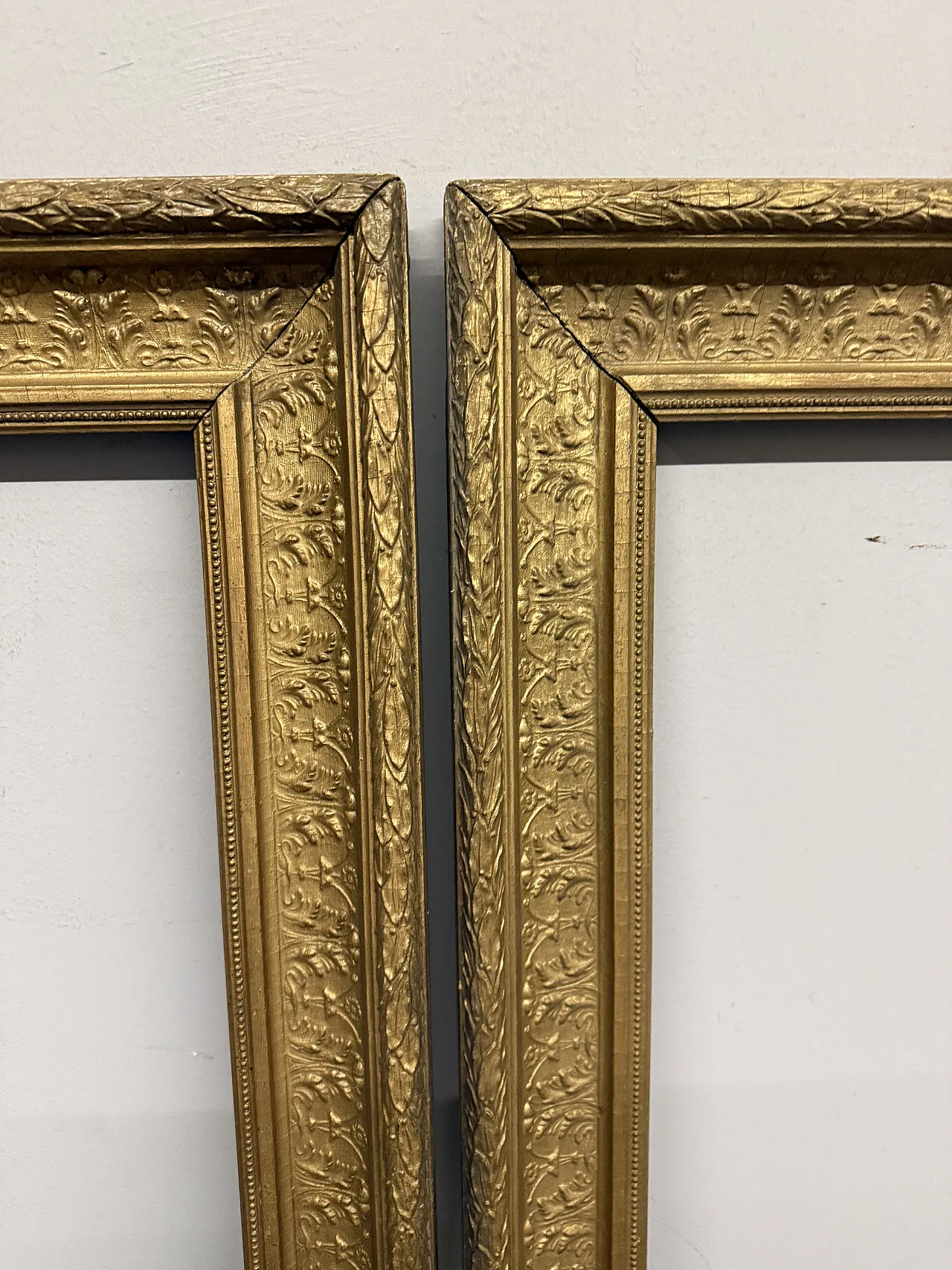 Pair of gilded tablet frames, 19th century 4