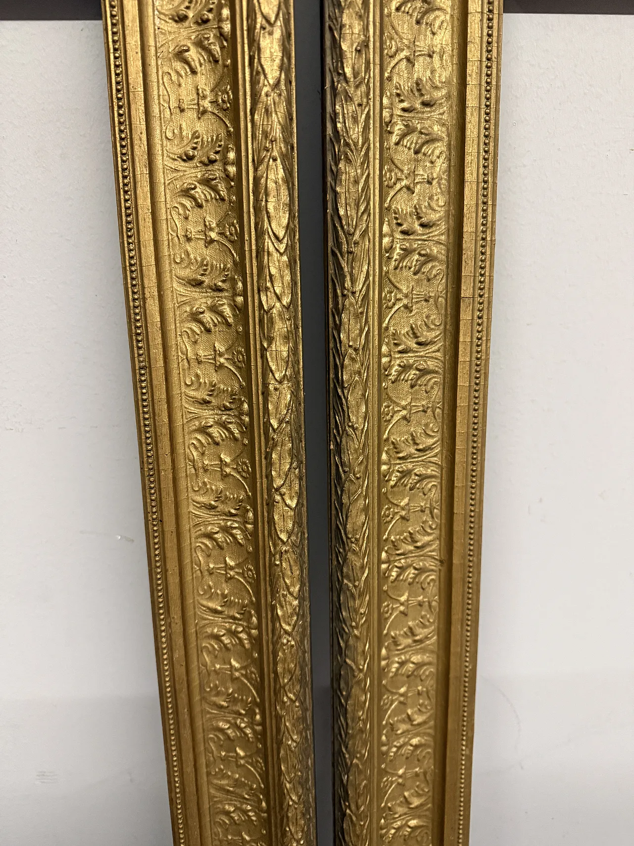 Pair of gilded tablet frames, 19th century 5
