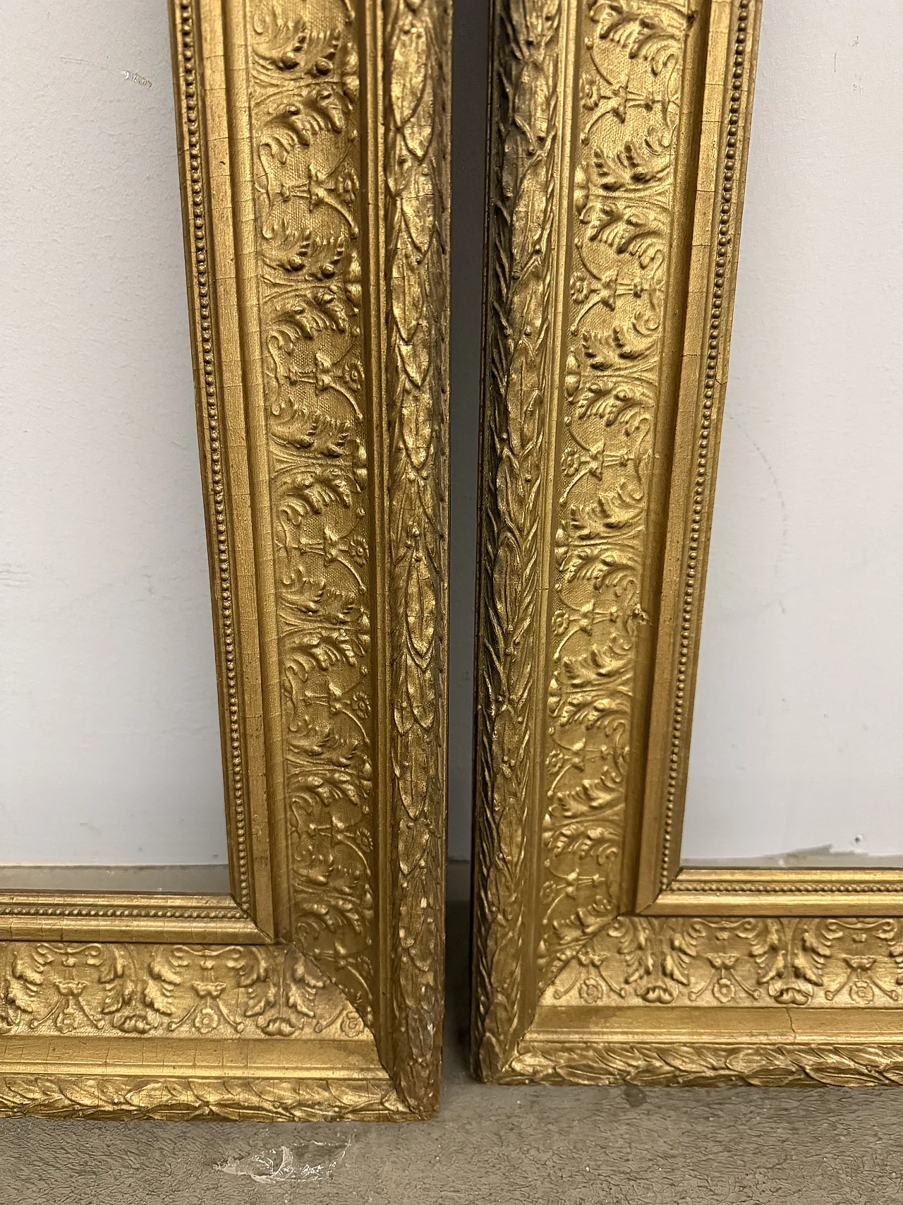 Pair of gilded tablet frames, 19th century 6