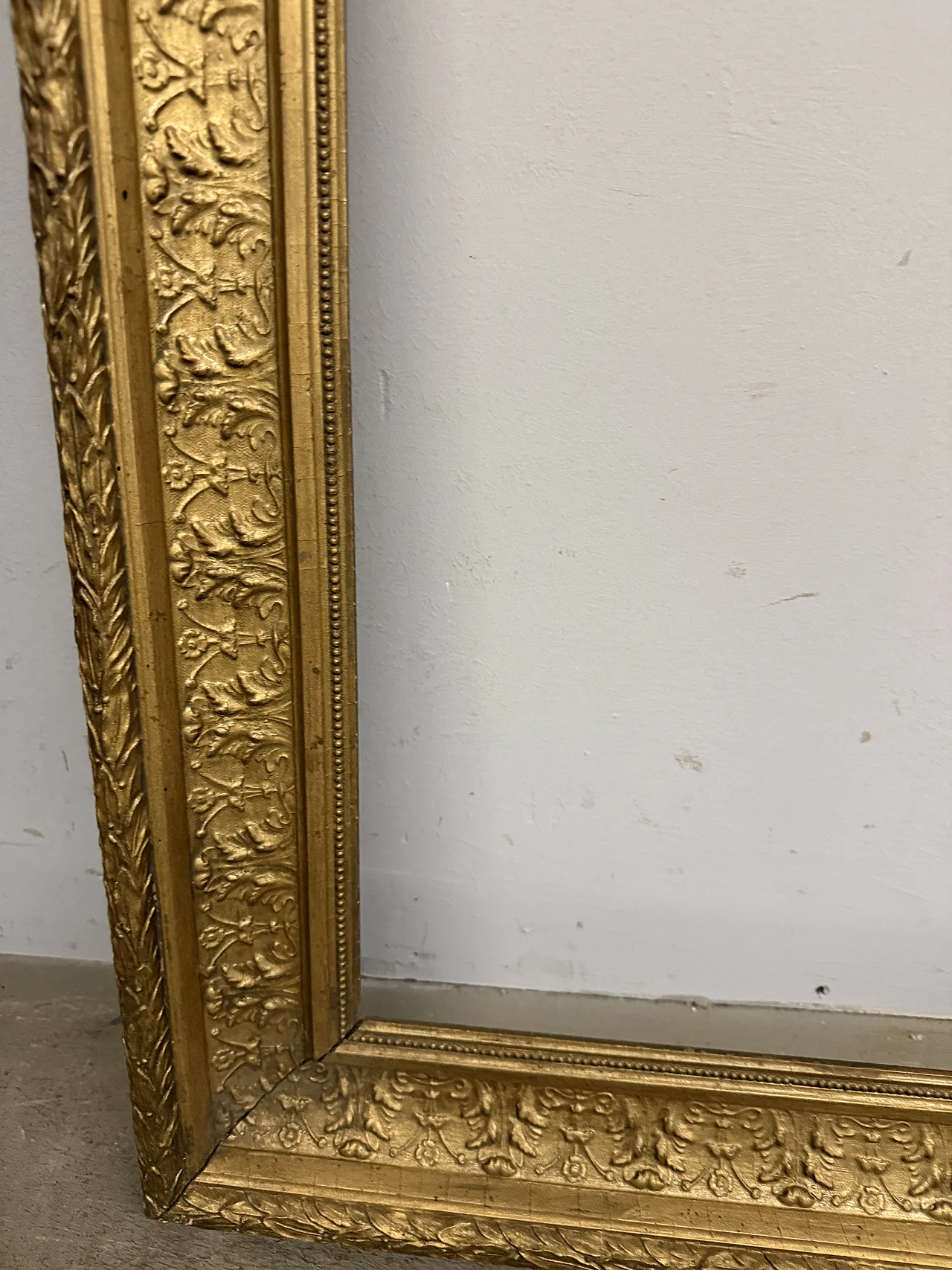 Pair of gilded tablet frames, 19th century 7