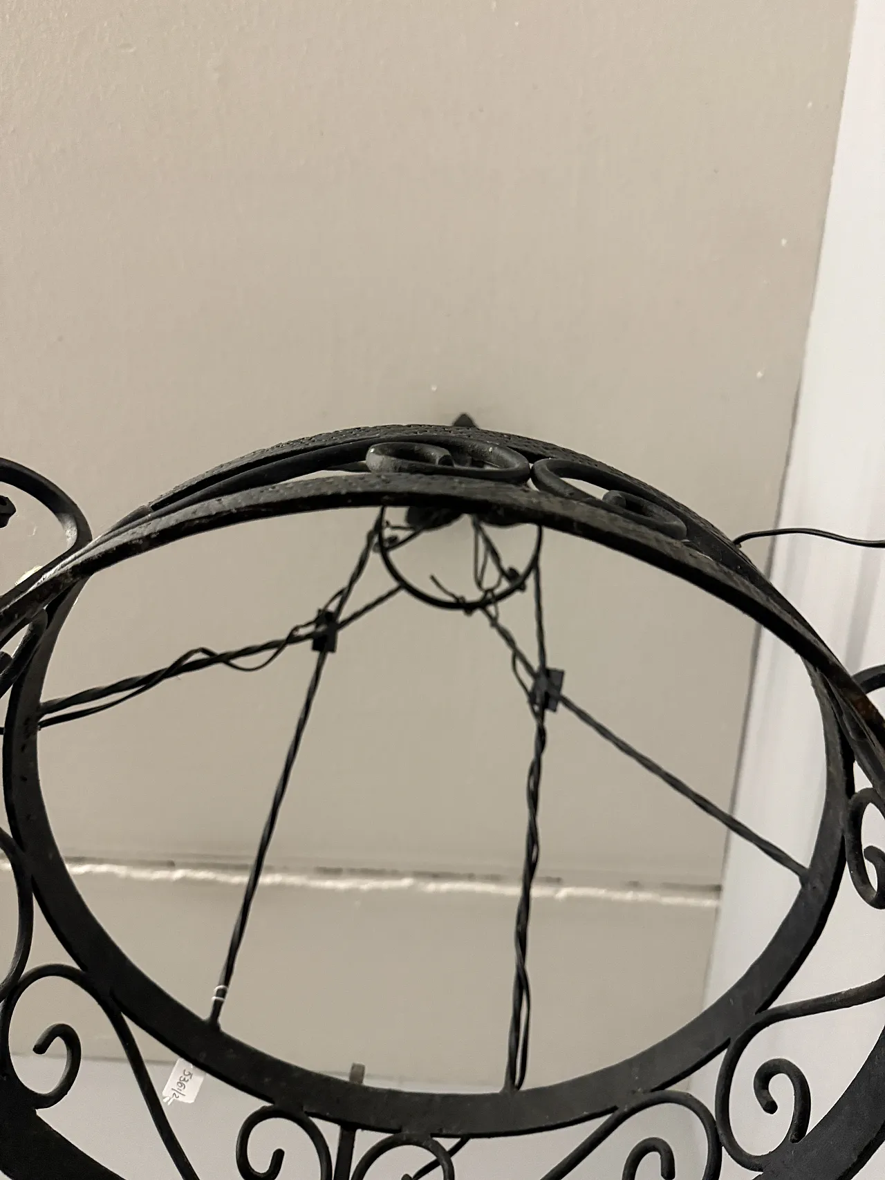 Coppia di lampadari in ferro battuto tre luci, '900 7
