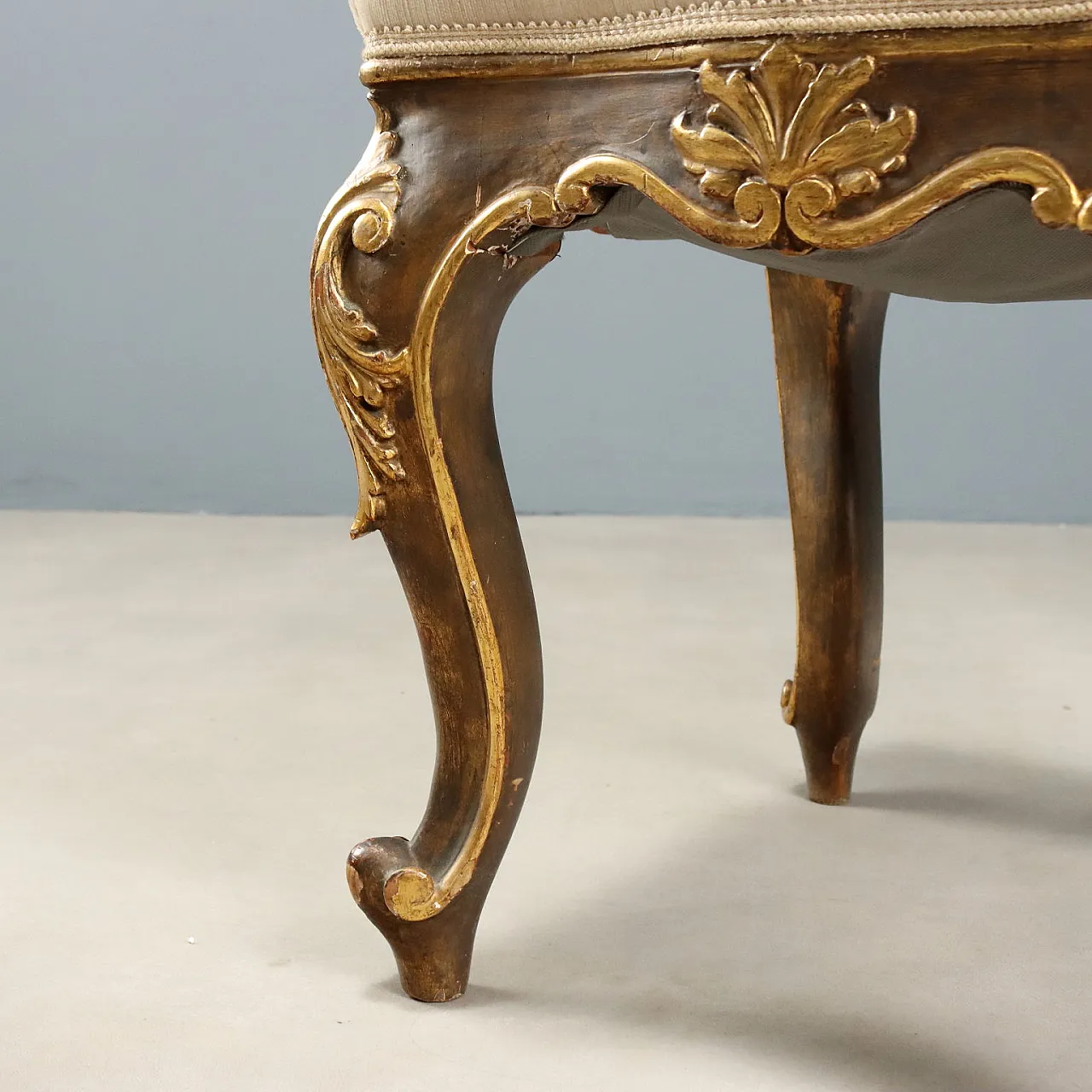 Pair of Eclectic stools in carved and gilded wood, 19th century 6