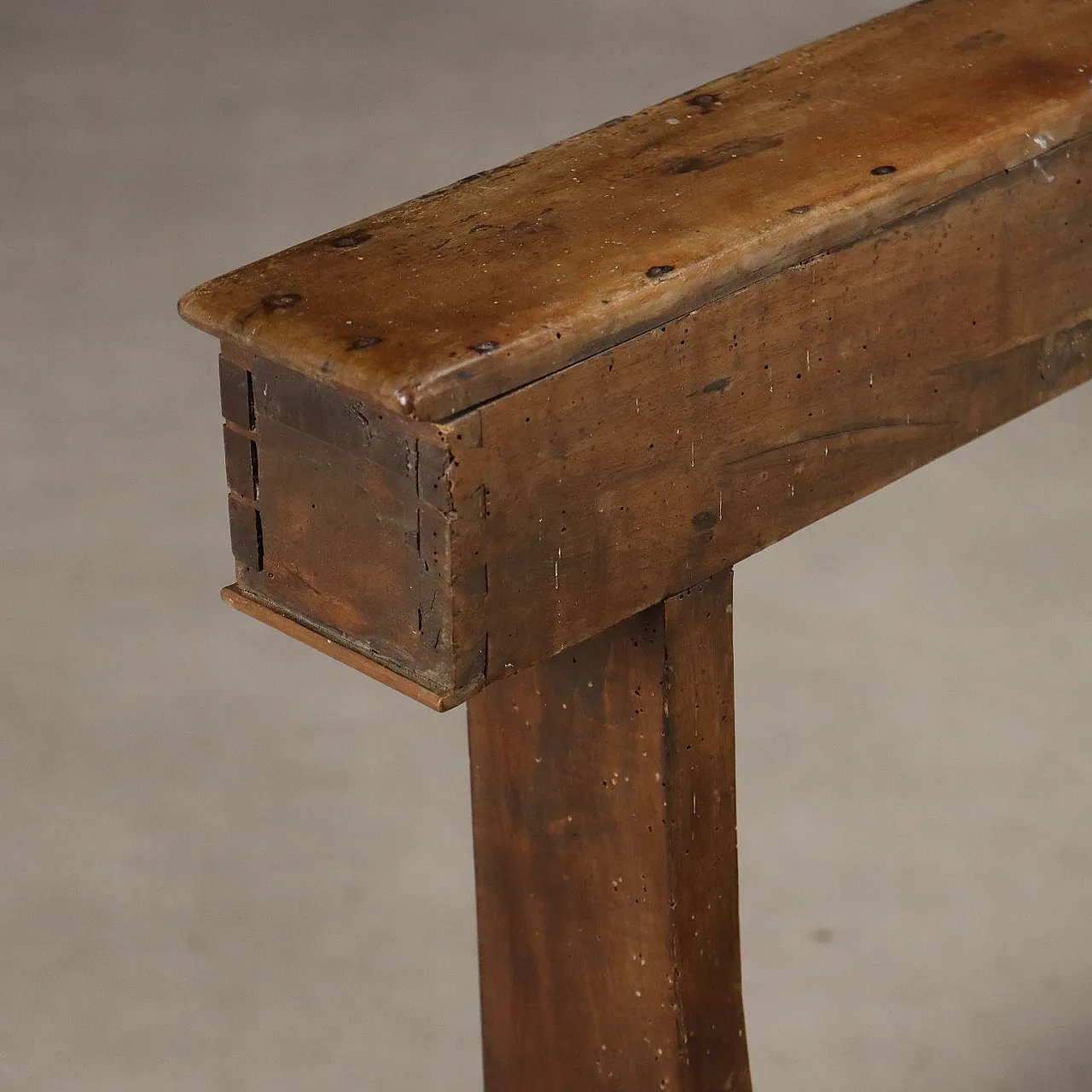 Walnut bench, early 19th century 4