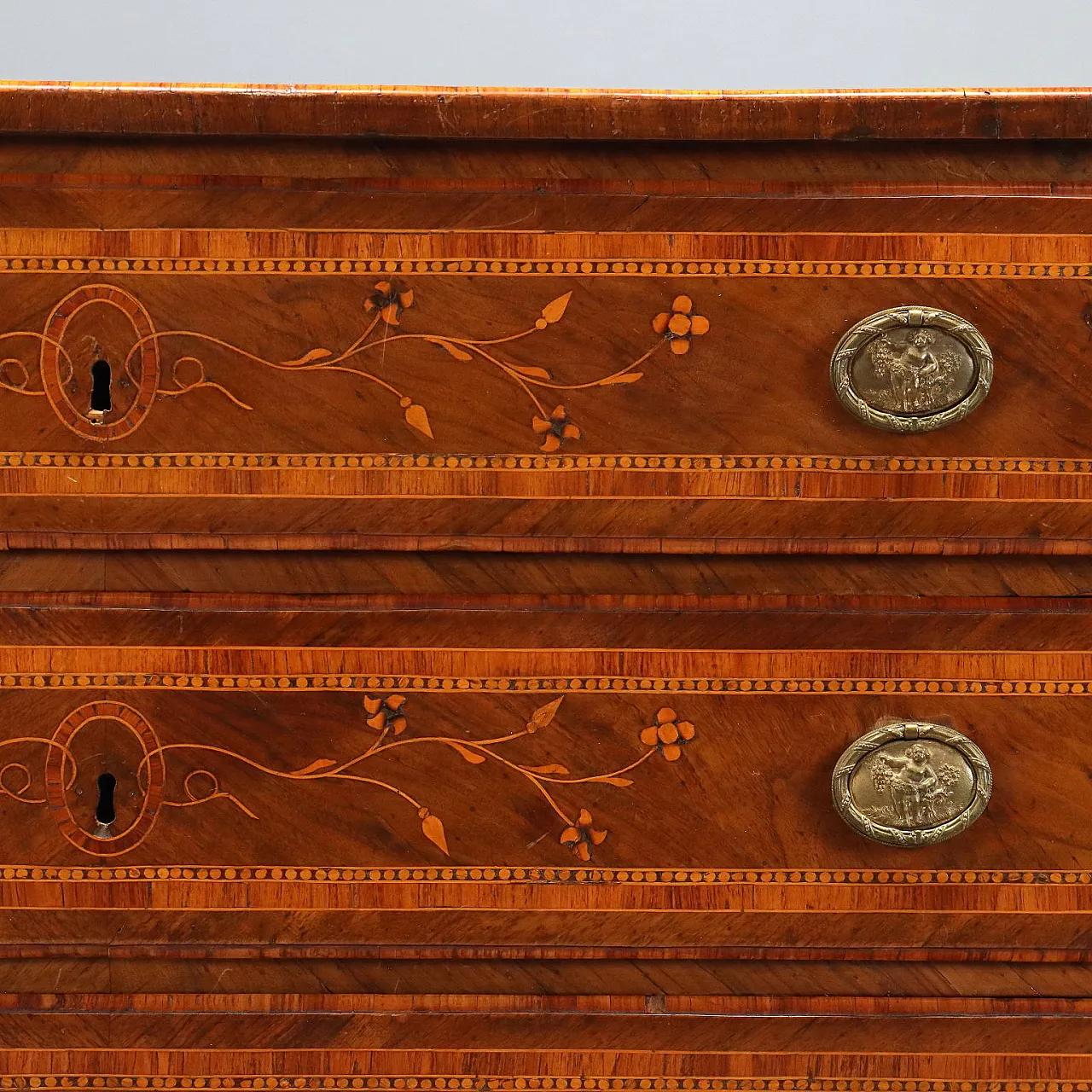 Neoclassical chest of drawers in walnut, late 18th century 7