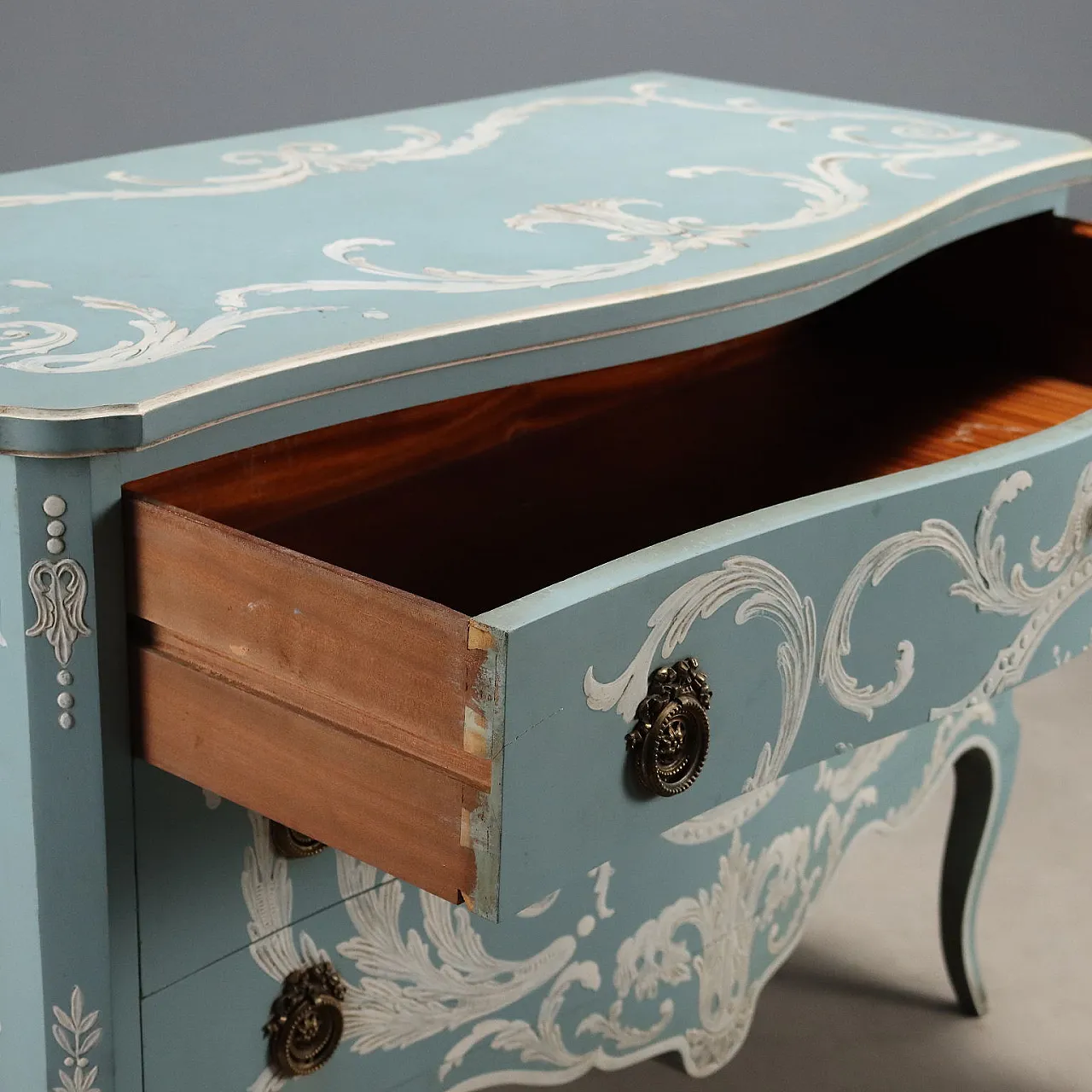 Carved and lacquered mahogany chest of drawers, 20th century 4