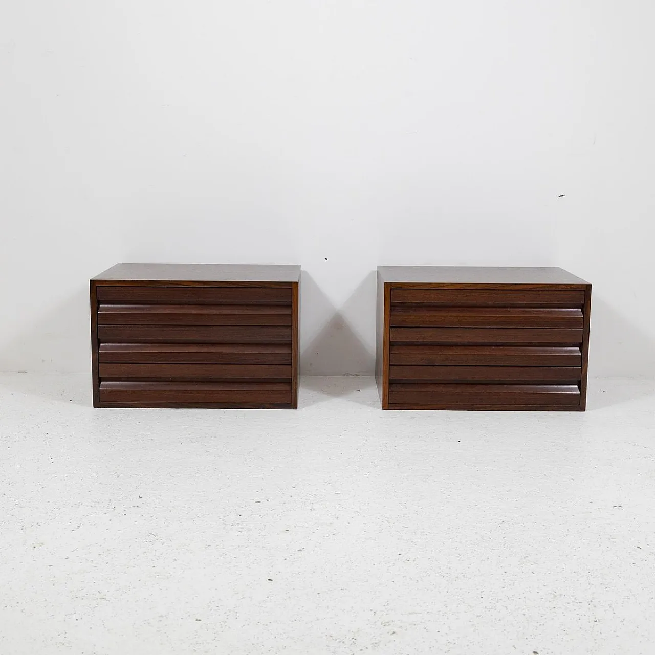 Pair of suspended bedside tables by Tecno, 1950s 2