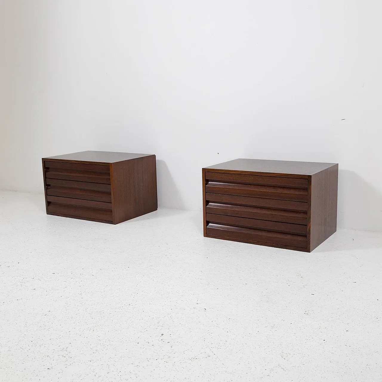 Pair of suspended bedside tables by Tecno, 1950s 3