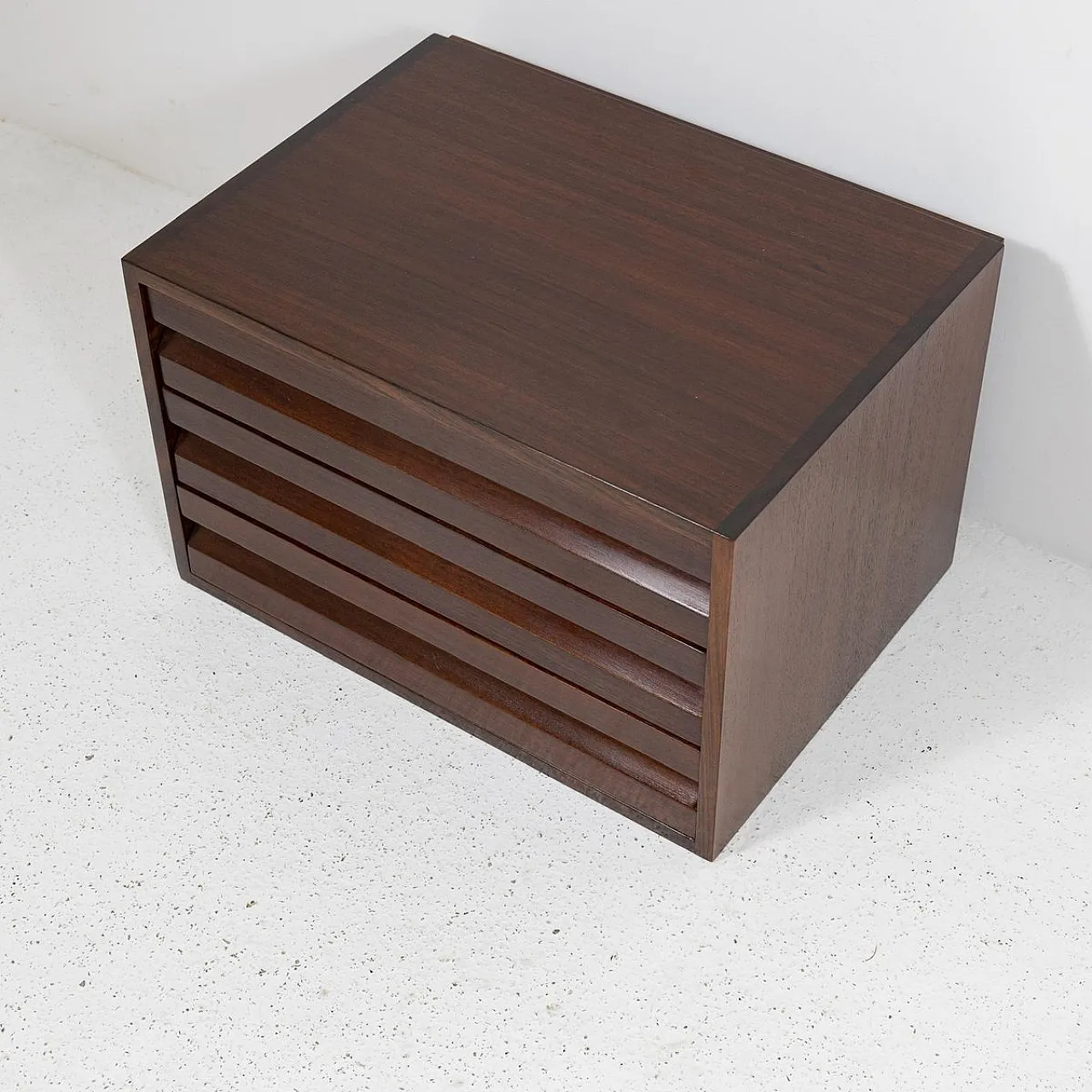 Pair of suspended bedside tables by Tecno, 1950s 11