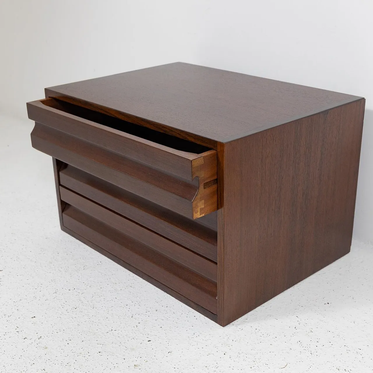 Pair of suspended bedside tables by Tecno, 1950s 12