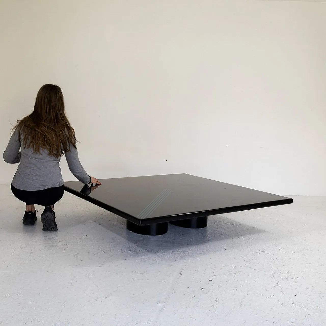 Large black lacquered coffee table by Saporiti Italia, 1970s 9