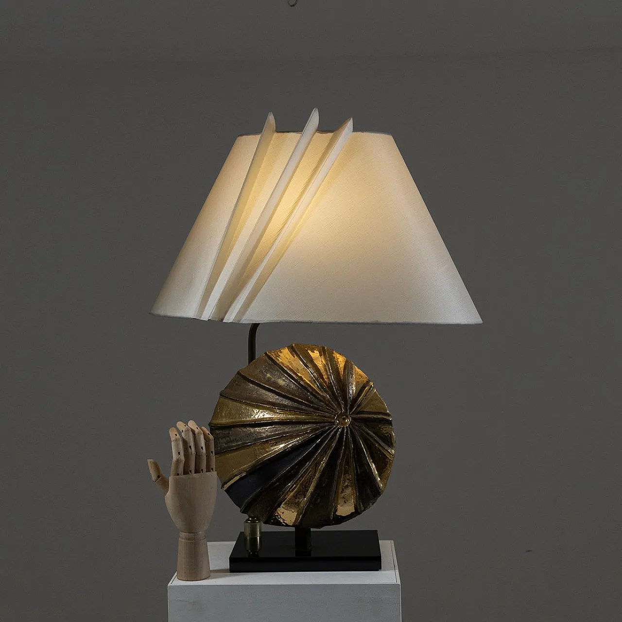 Golden ceramic table lamp, 1960s 4