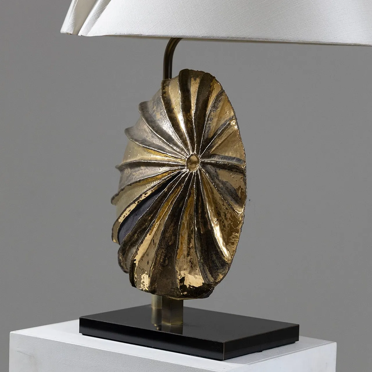 Golden ceramic table lamp, 1960s 7