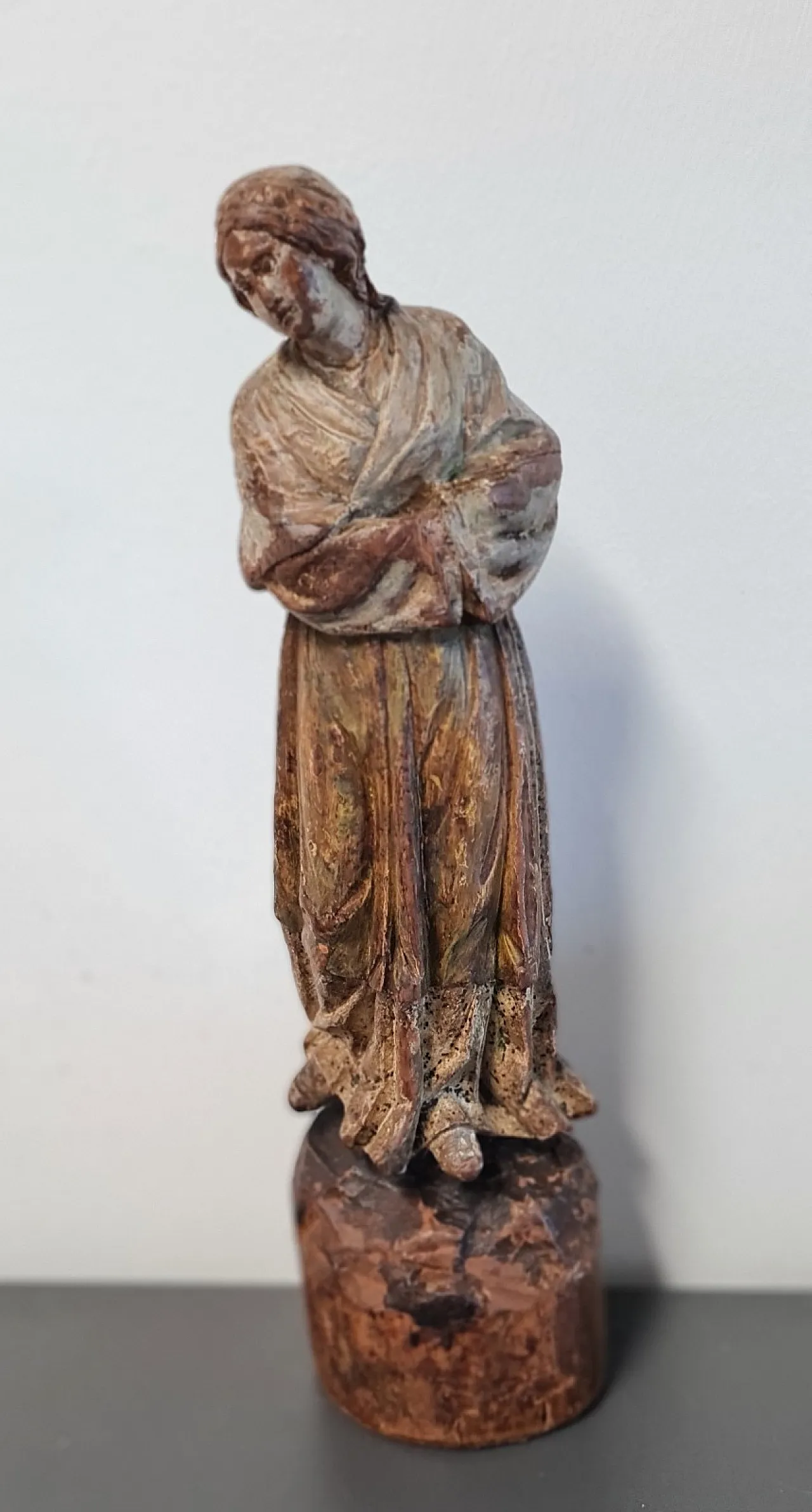 Carved woode sculpture of Saint, 17th century 2