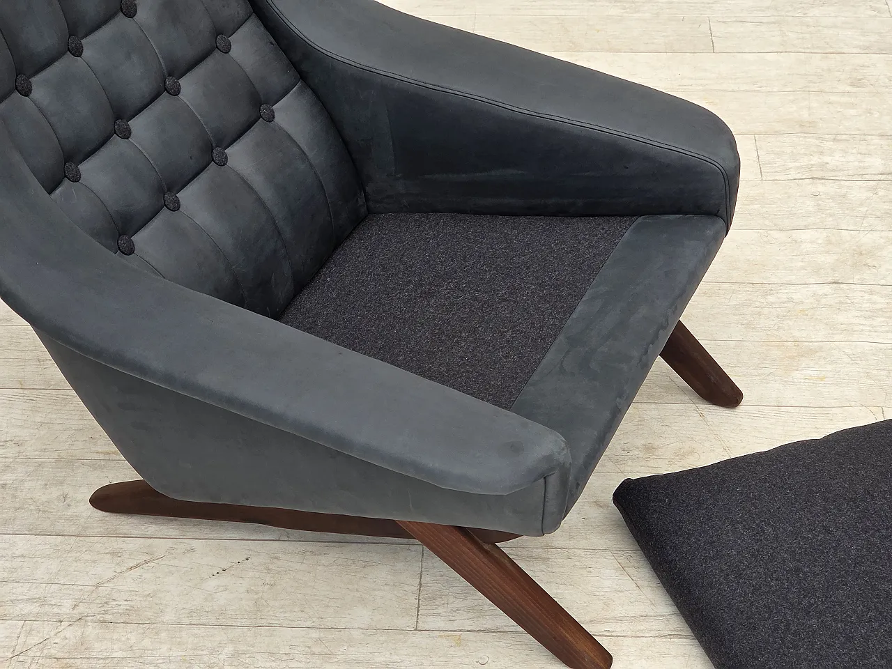 1970s, Danish design by Illum Wikkelsø, reupholstered, leather. 7