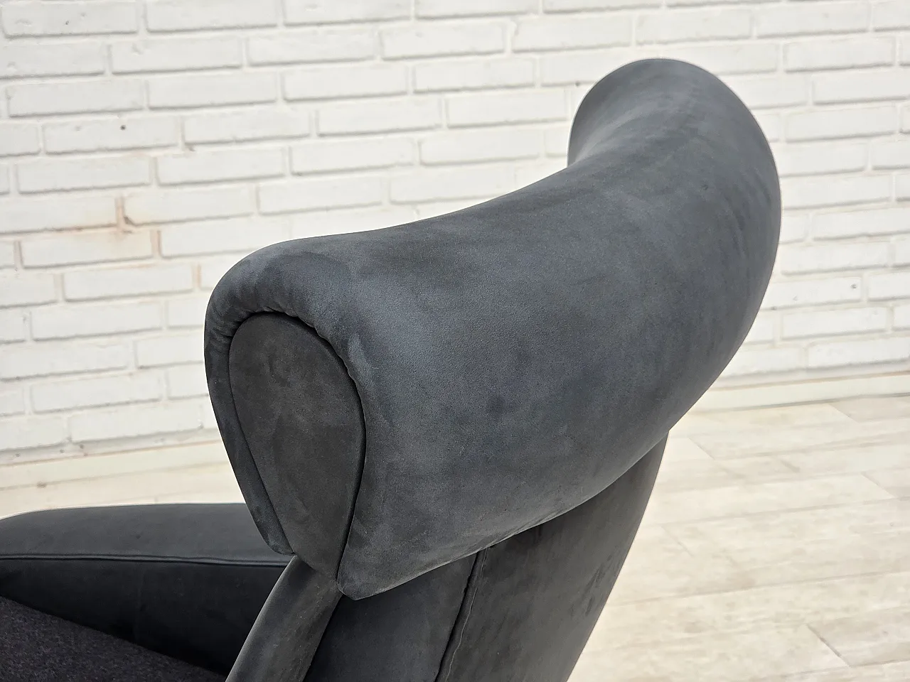 1970s, Danish design by Illum Wikkelsø, reupholstered, leather. 15