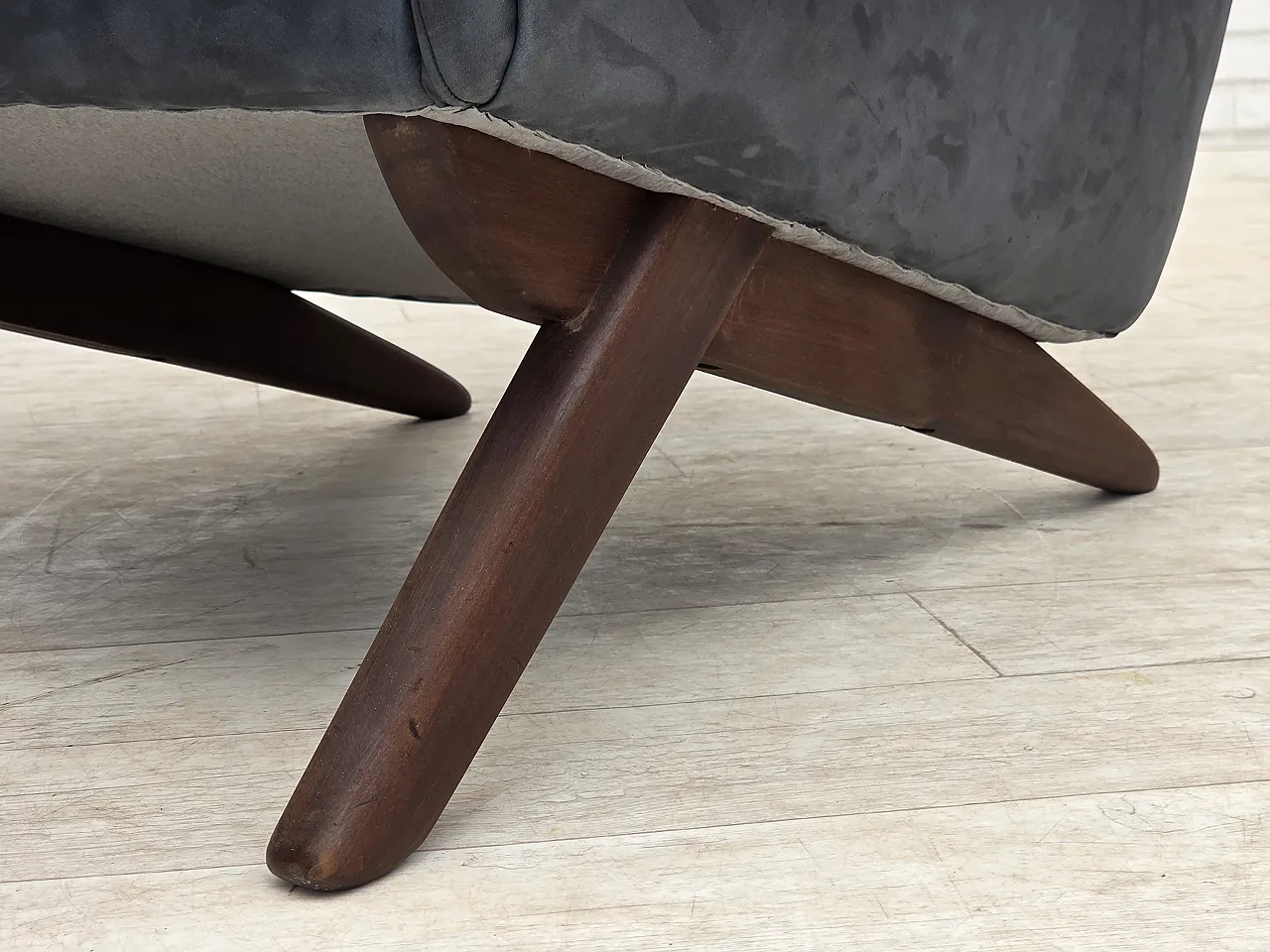 1970s, Danish design by Illum Wikkelsø, reupholstered, leather. 17