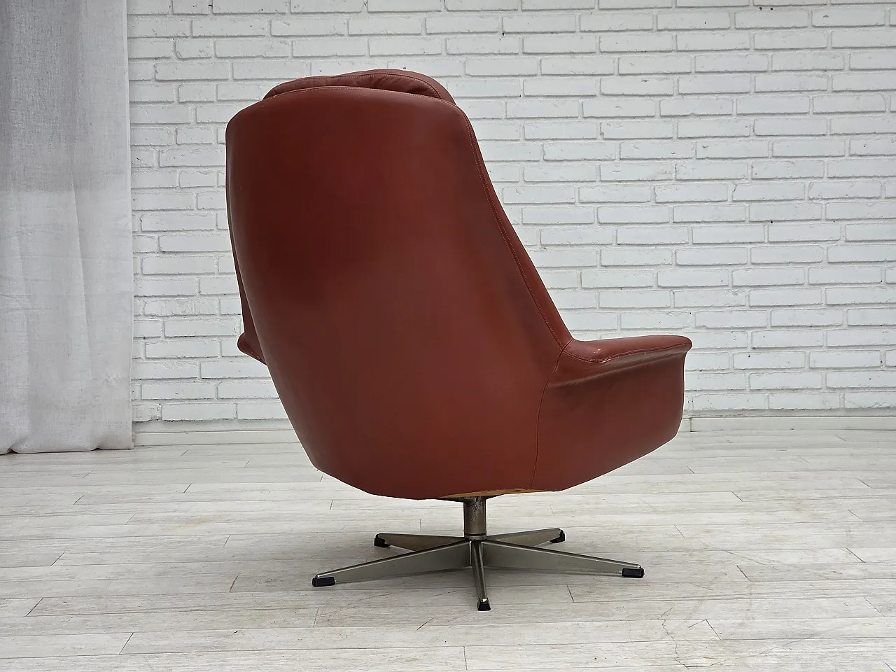 1970s, Danish design by H.W.Klein, swivel armchair, furniture leather. 11