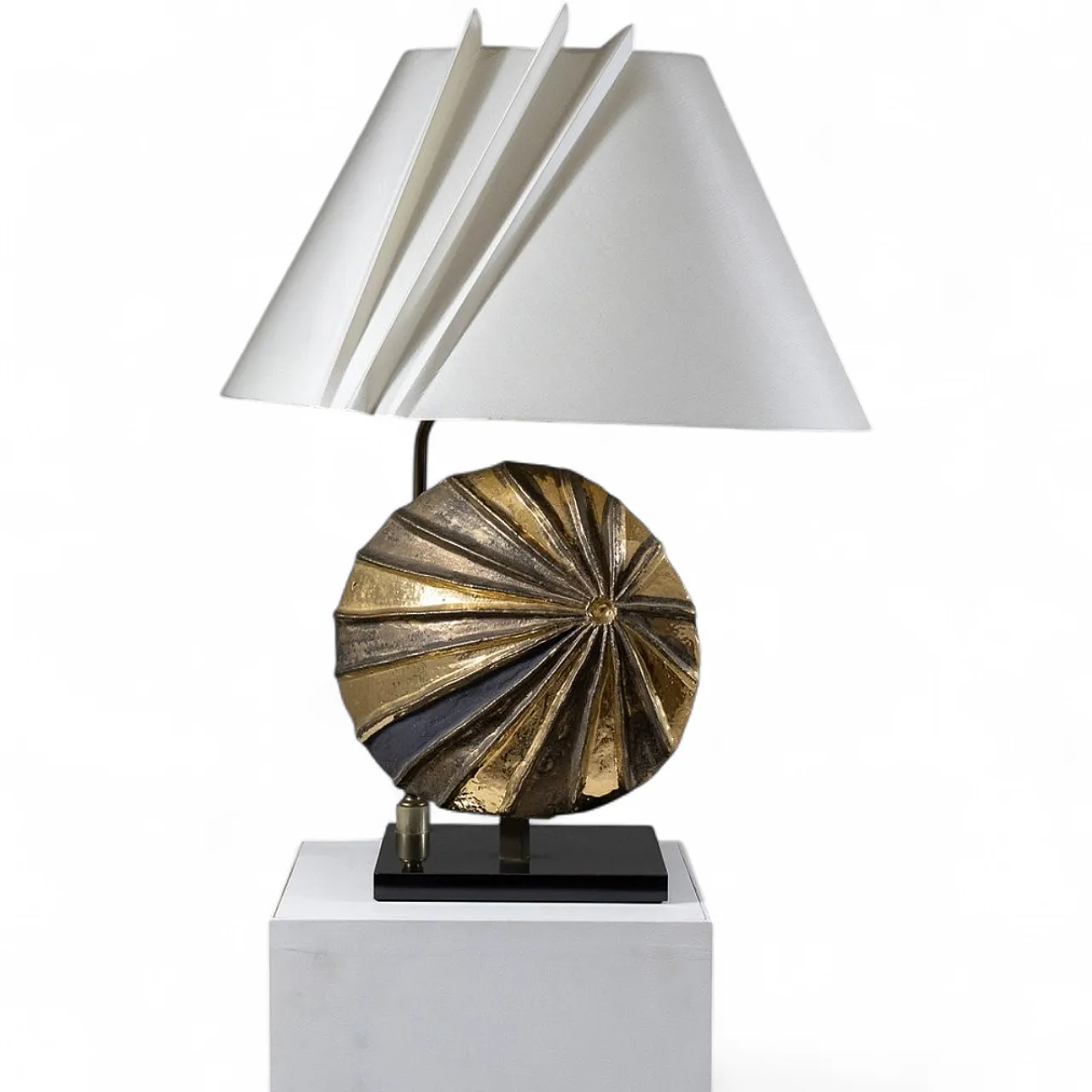 Golden ceramic table lamp, 1960s 14
