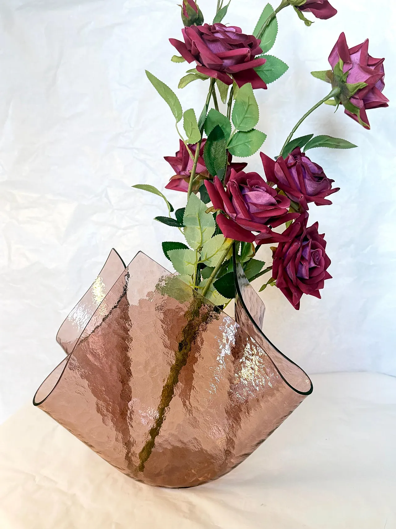 Old rose glass vase Cartoccio in the style of Fontana Arte, 1980s 2