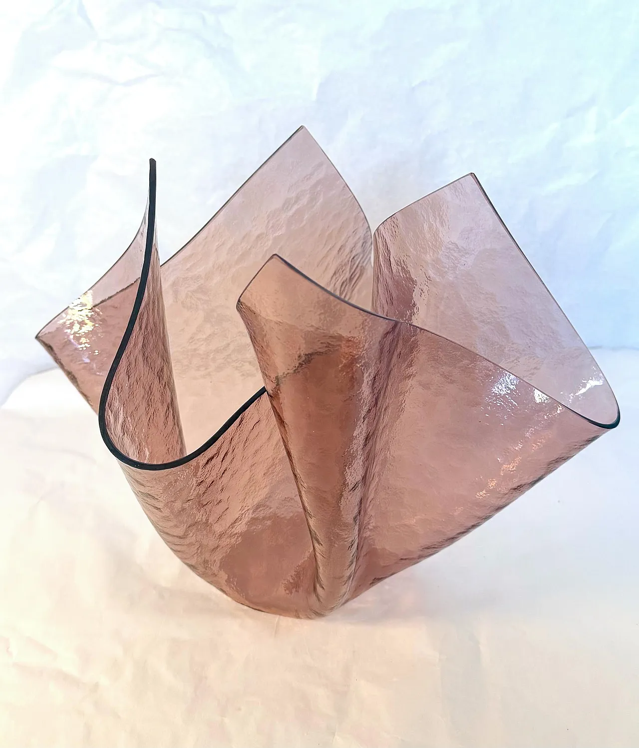 Old rose glass vase Cartoccio in the style of Fontana Arte, 1980s 4
