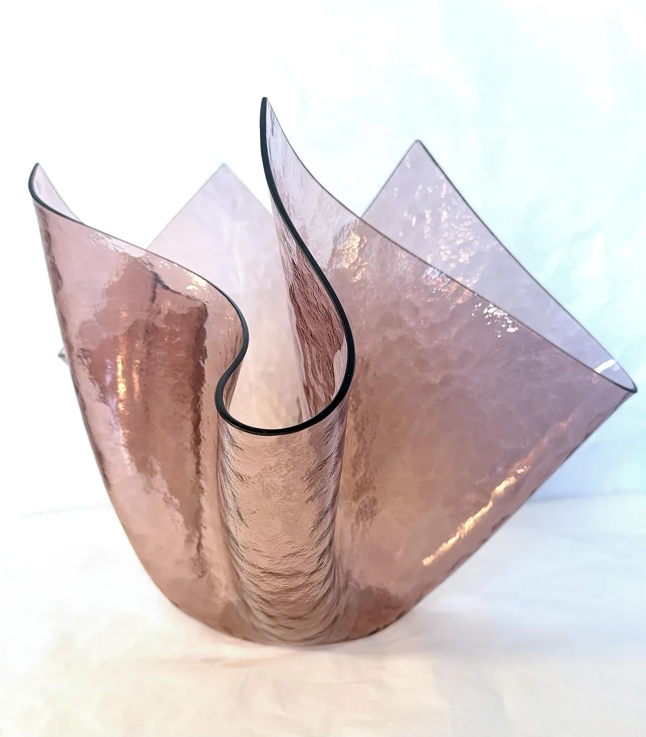 Old rose glass vase Cartoccio in the style of Fontana Arte, 1980s 6