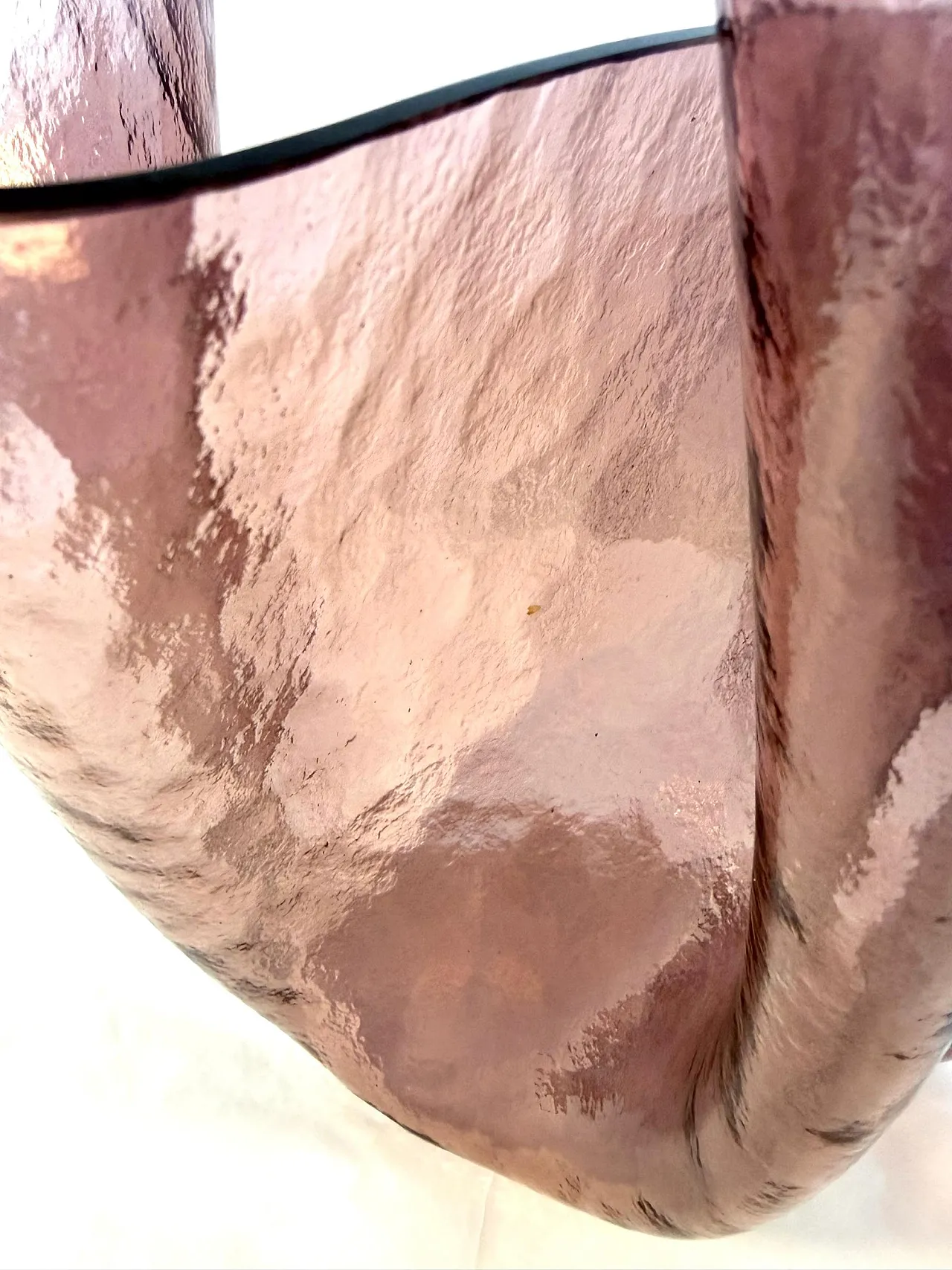 Old rose glass vase Cartoccio in the style of Fontana Arte, 1980s 8